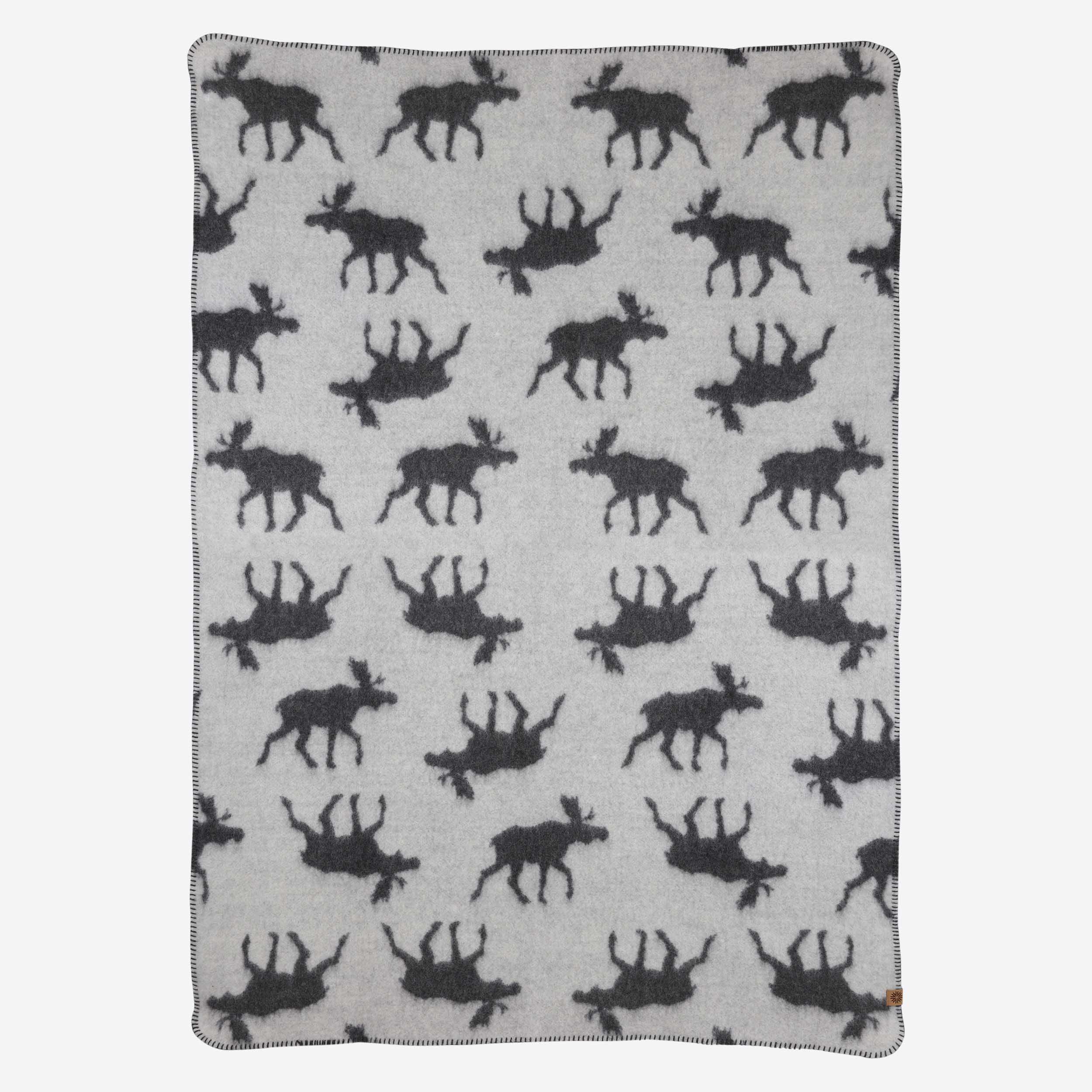 Bjarmi 100% wool blanket with moose pattern