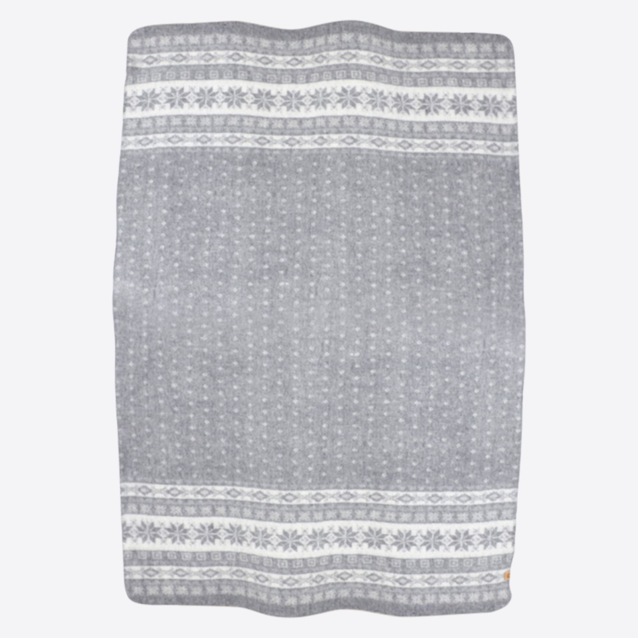 frostros-front-norway-design-wool-blanket-6.jpeg