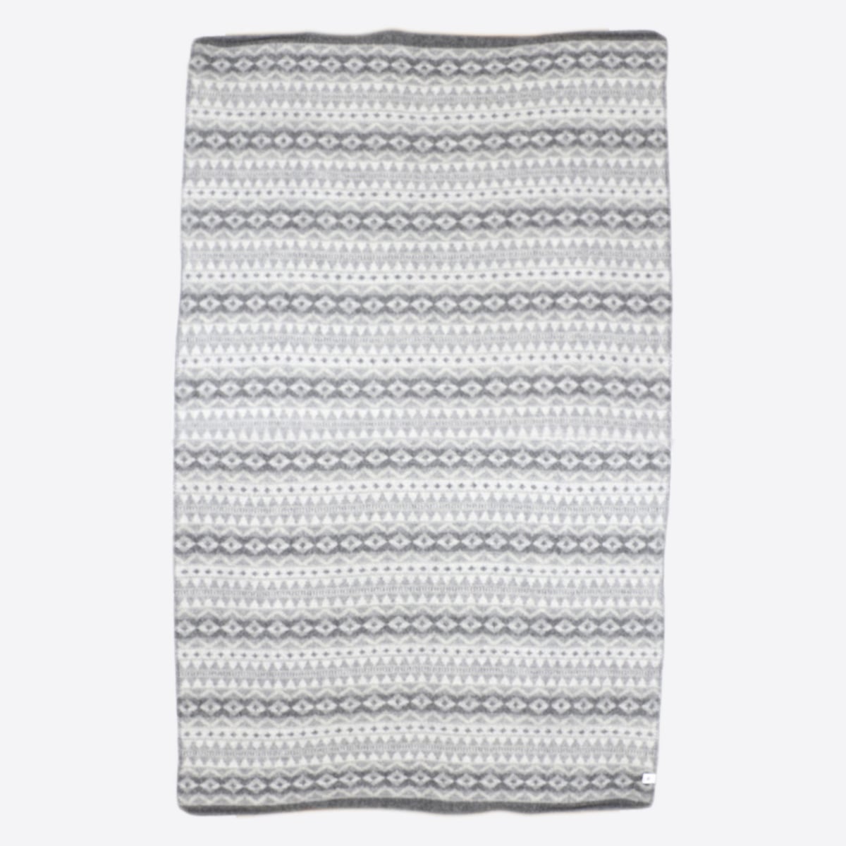 hofsa-backside-norway-design-wool-blanket-5.jpeg