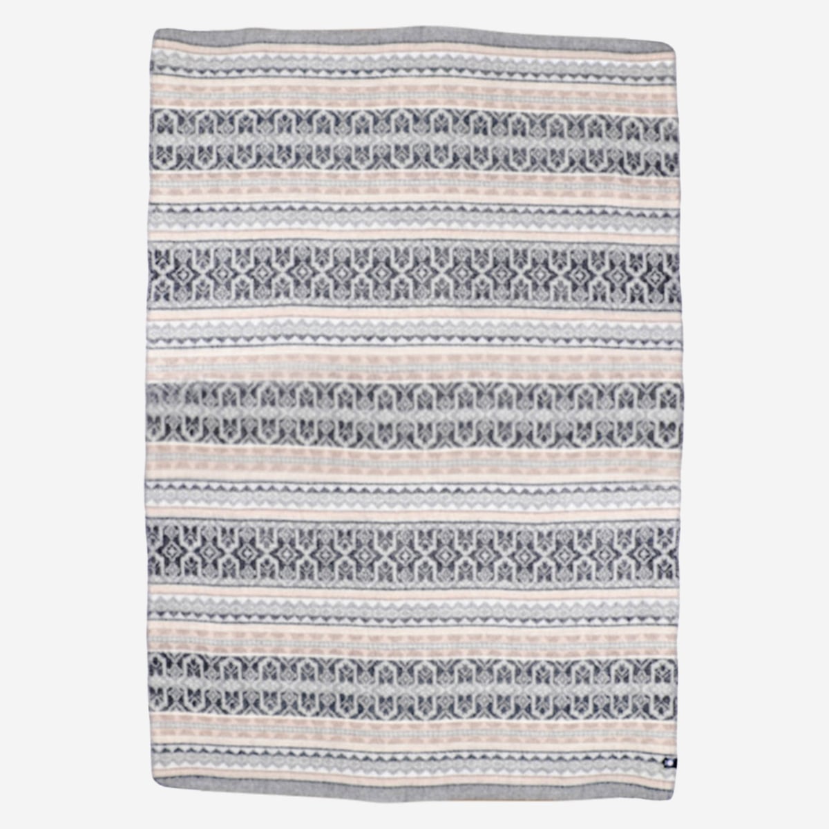 valros-backside-norway-design-wool-blanket-10.jpeg