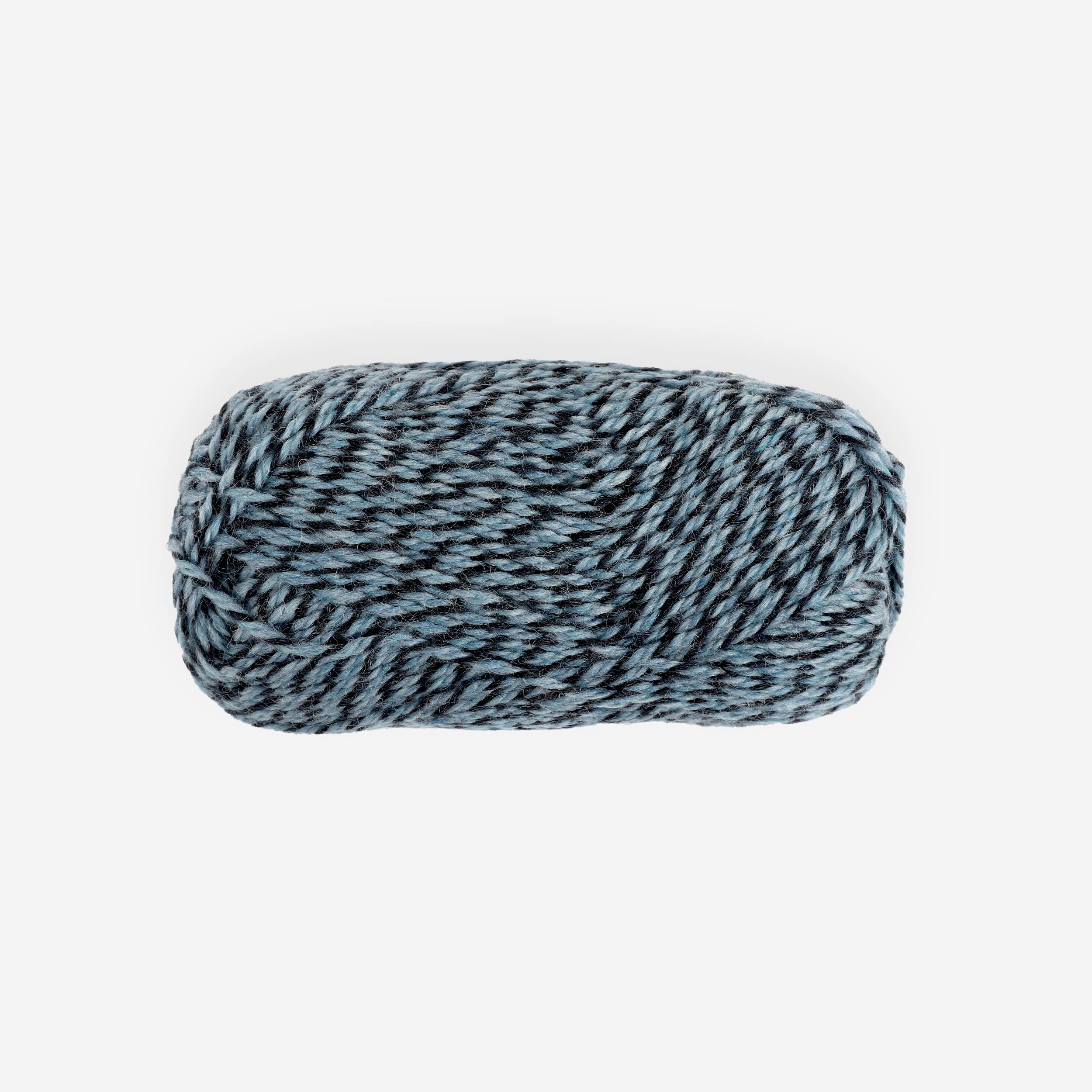 Saga-Yrja wool blend knitting yarn