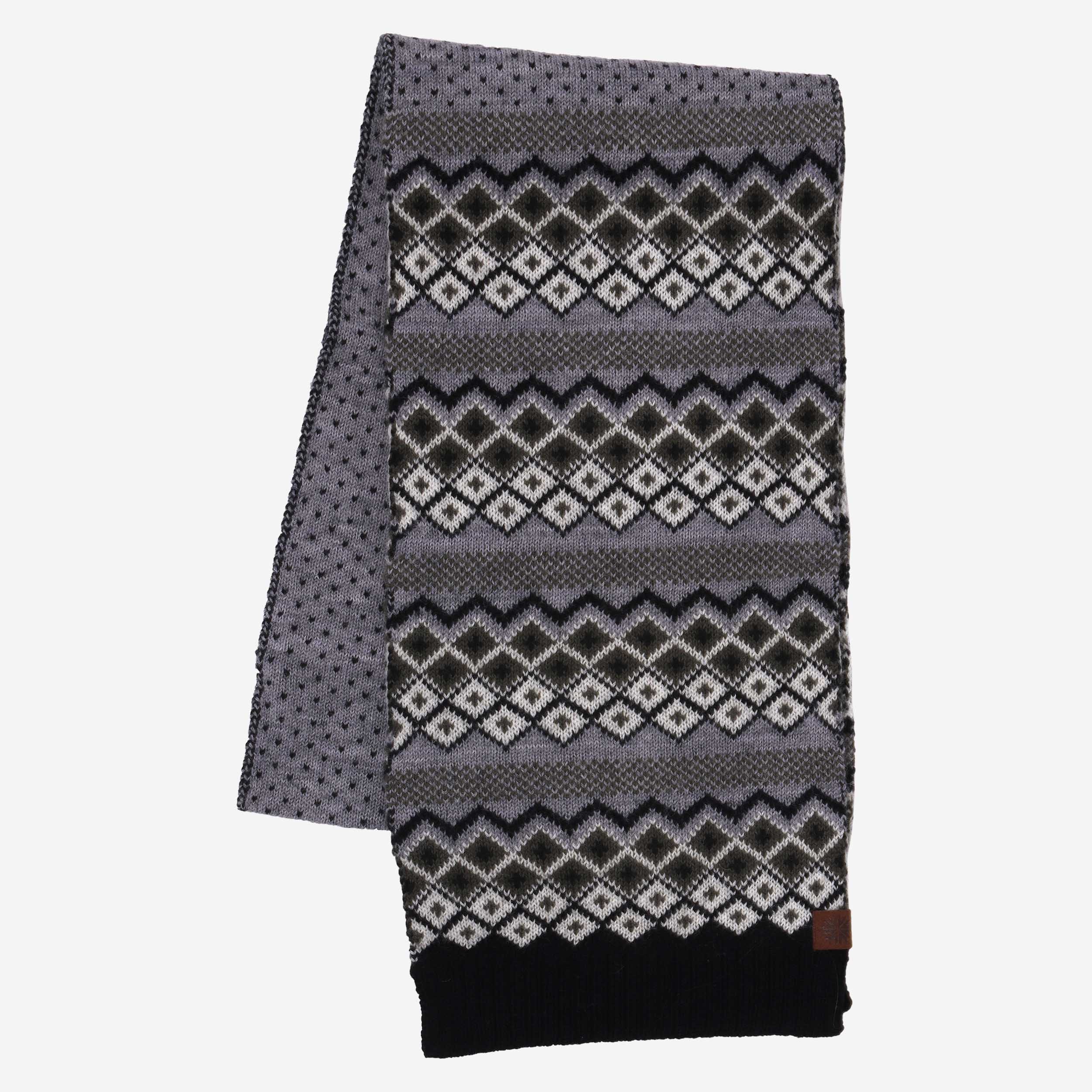 Viðar warm wool scarf