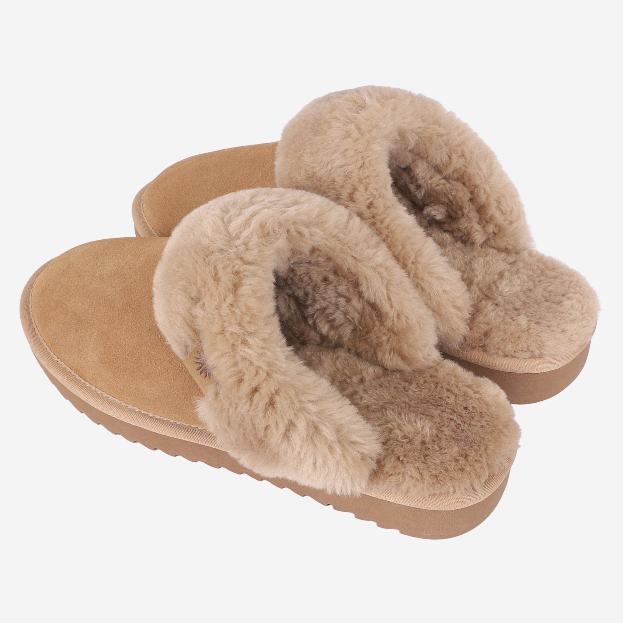 natthagi-suede-slippers-iceland_504.jpeg