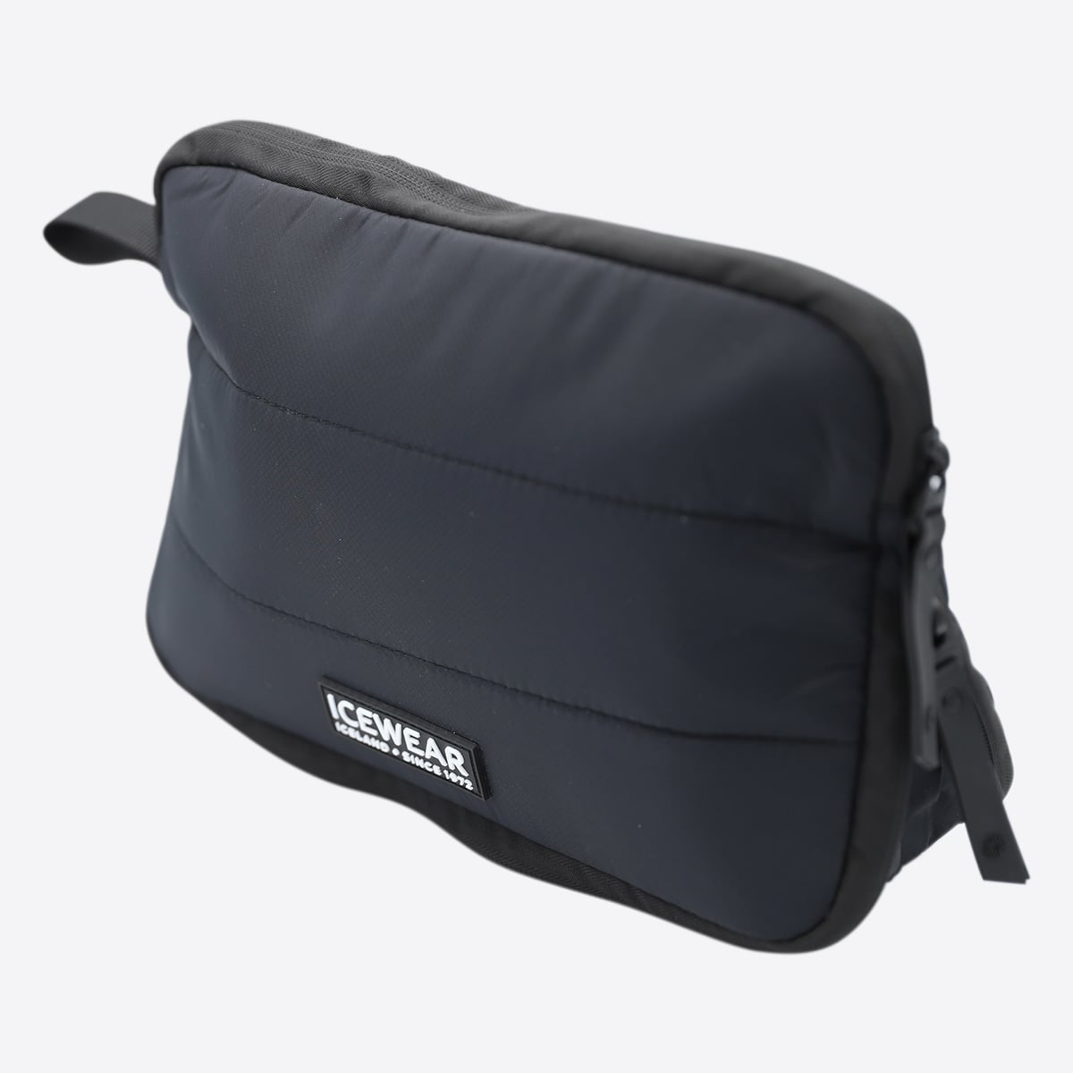 vatnagardar_black-toiletbag_836.jpeg