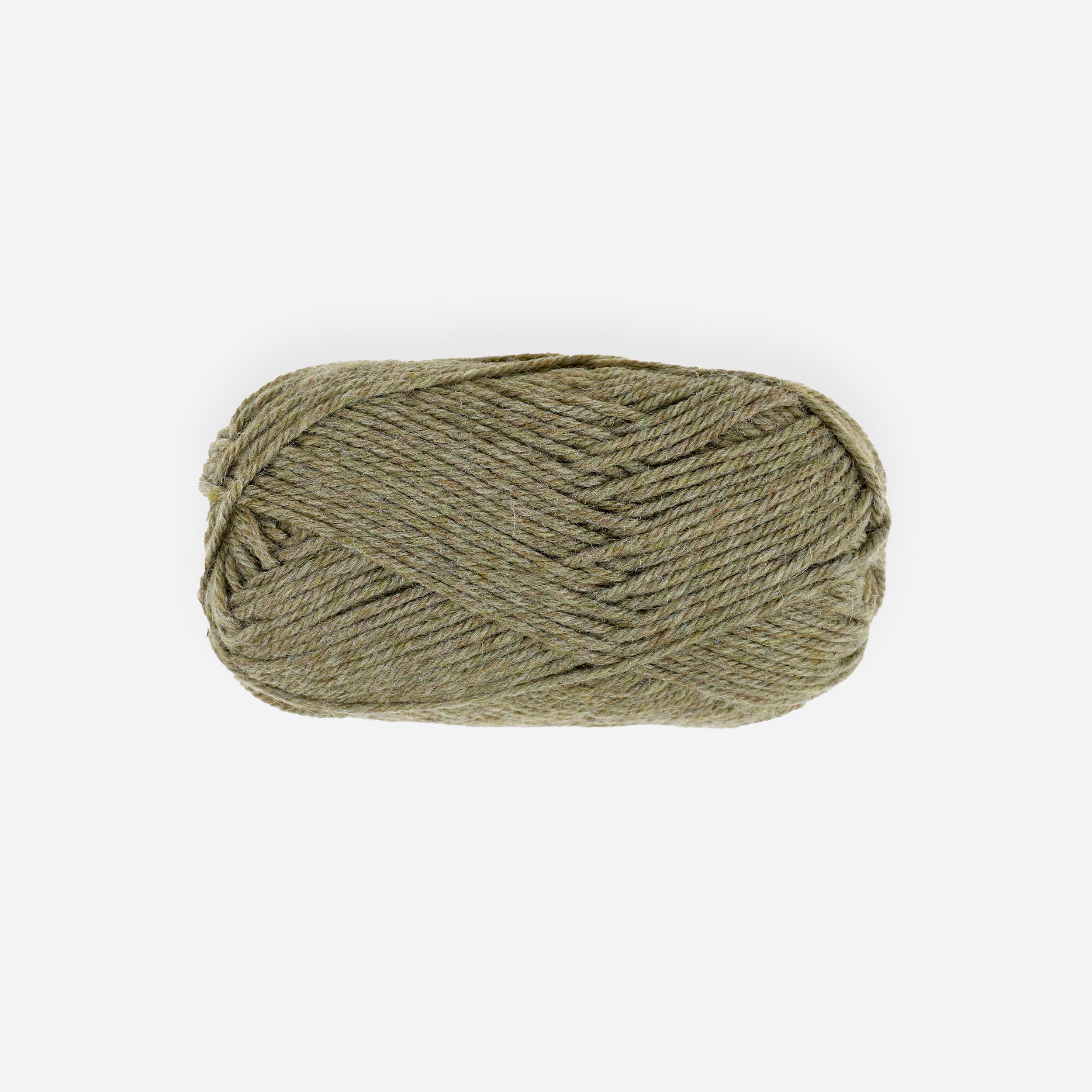 Super 100% wool knitting yarn (Aran)