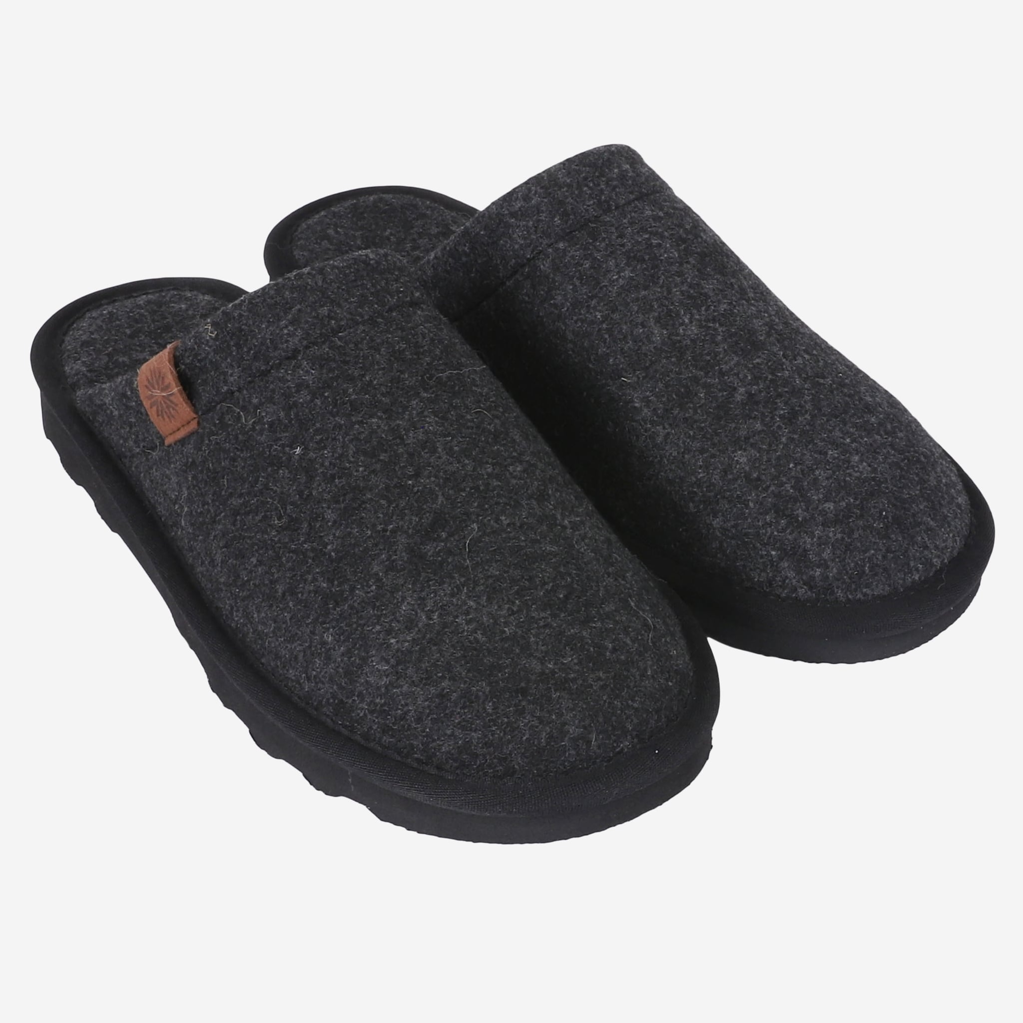 lambafell-wool-indoor-slippers-inniskor-black_73.jpeg