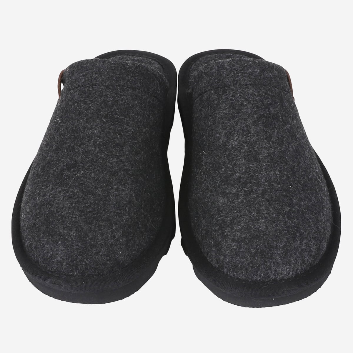 lambafell-wool-indoor-slippers-inniskor-black_74.jpeg