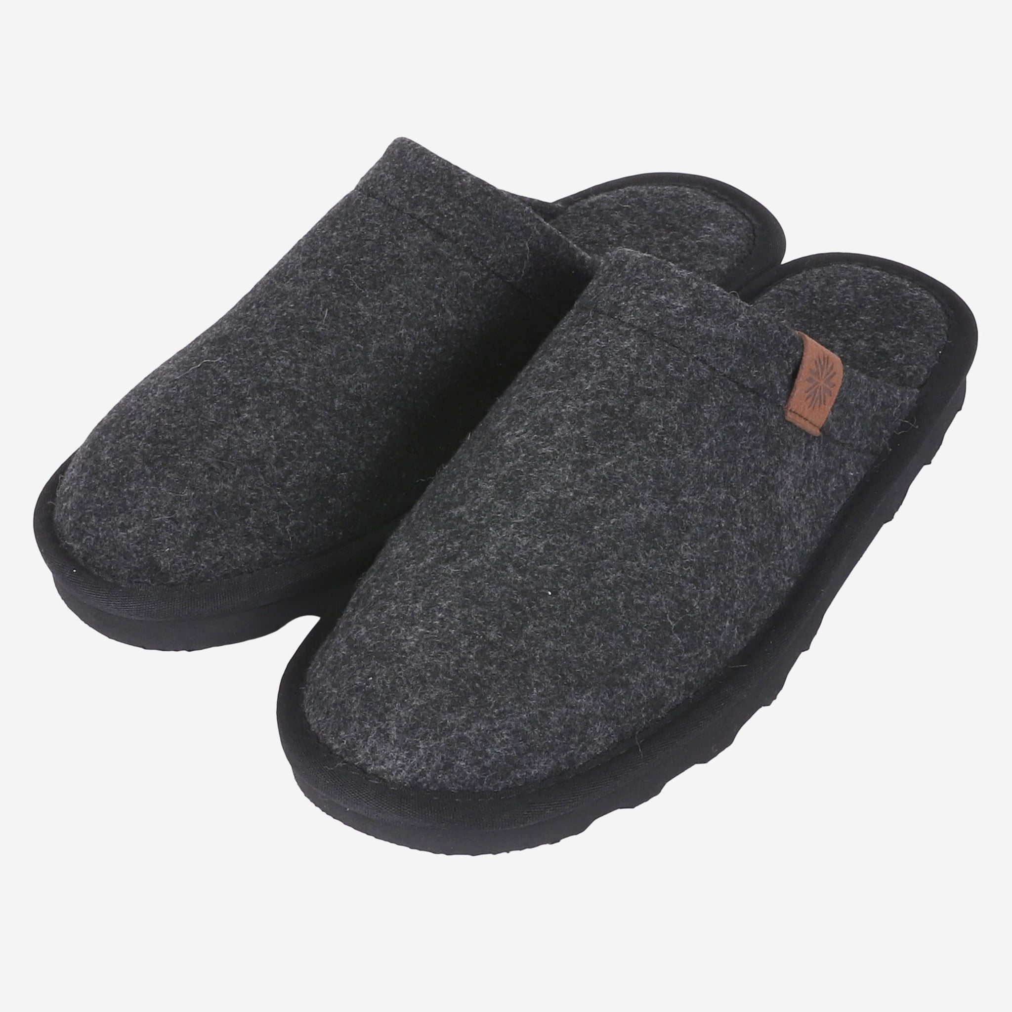 lambafell-wool-indoor-slippers-inniskor-black_75.jpeg