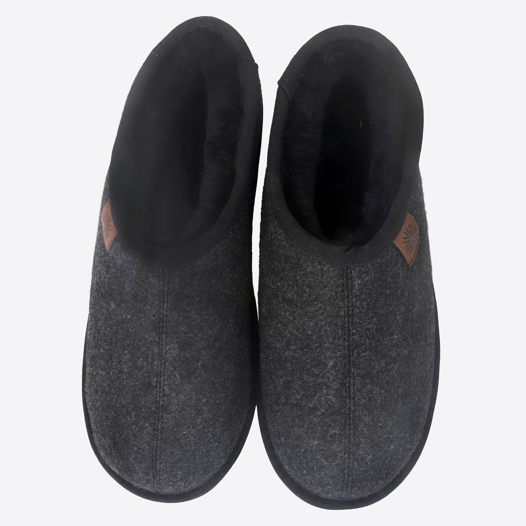 lambafell-indoor-slippers-wool-inniskor-black_43.jpeg