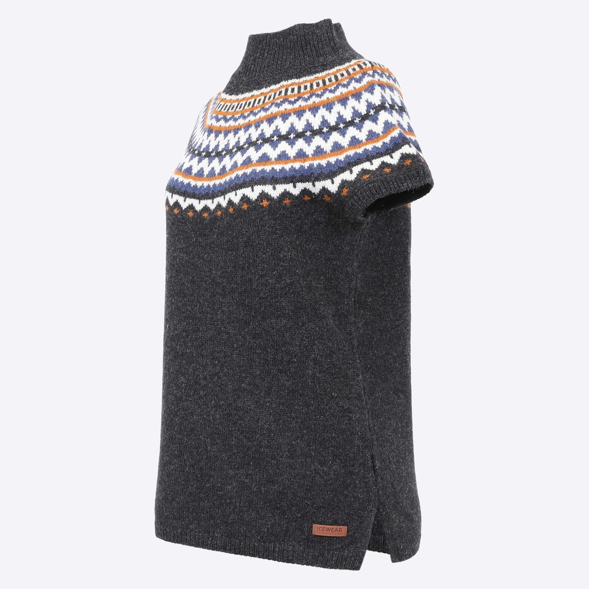 dyngjufjoll-black-wool-nordic-vest_16.jpeg