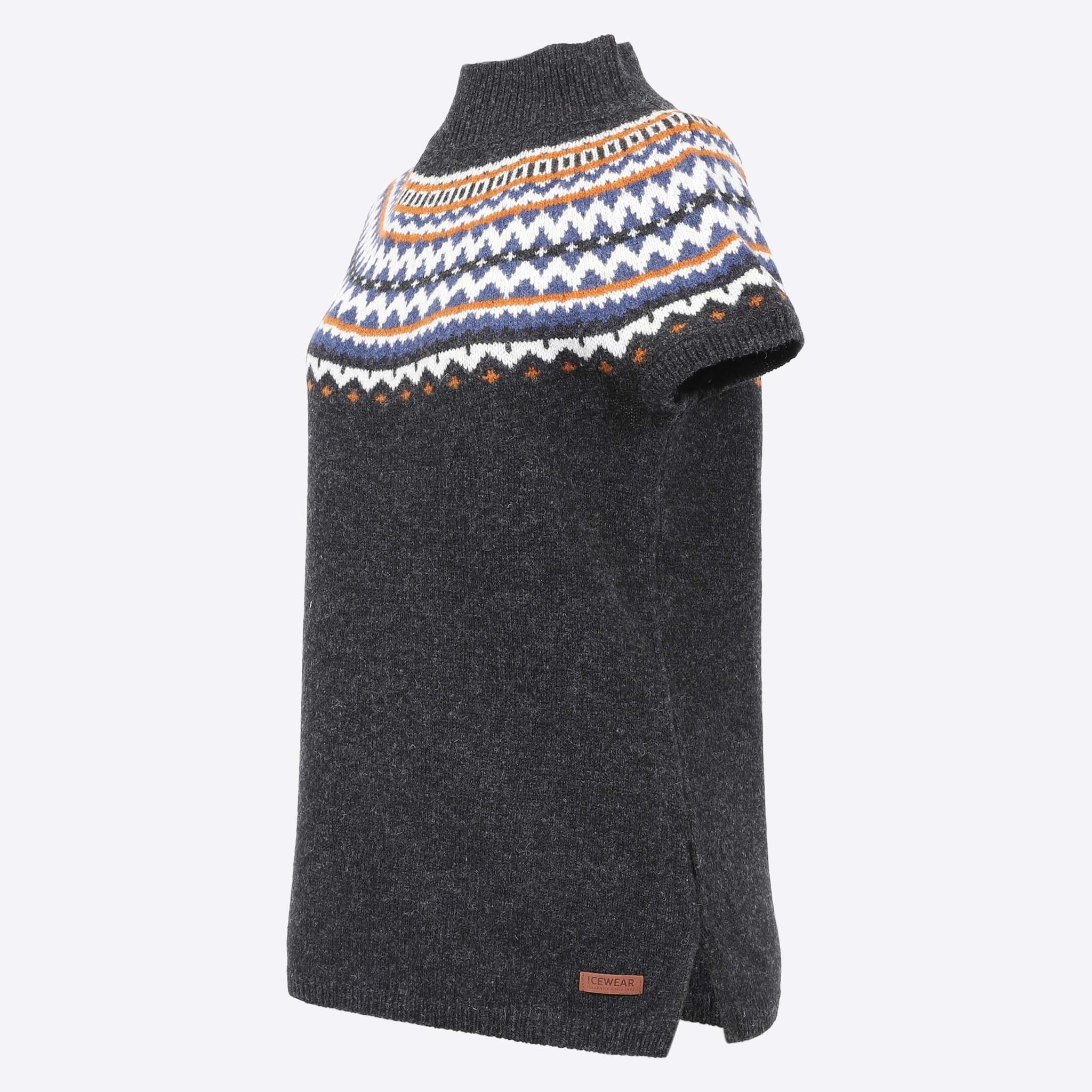 dyngjufjoll-black-wool-nordic-vest_16.jpeg