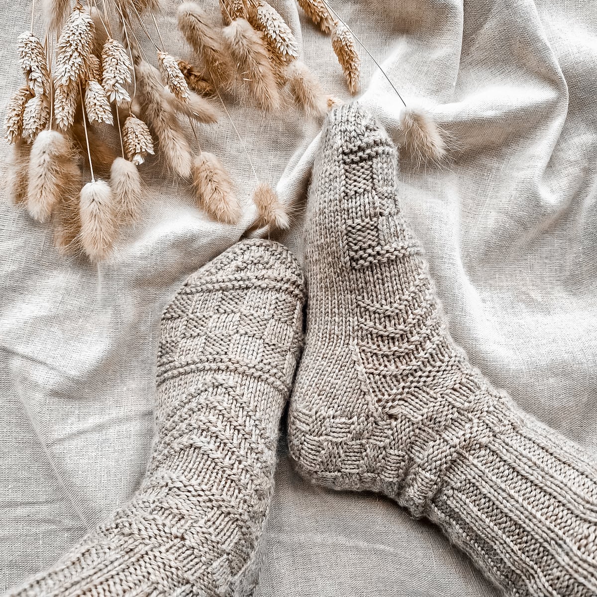 mjoll_KNIT0422_knitted-socks_knitting-pattern_prjonauppskrift2.jpeg