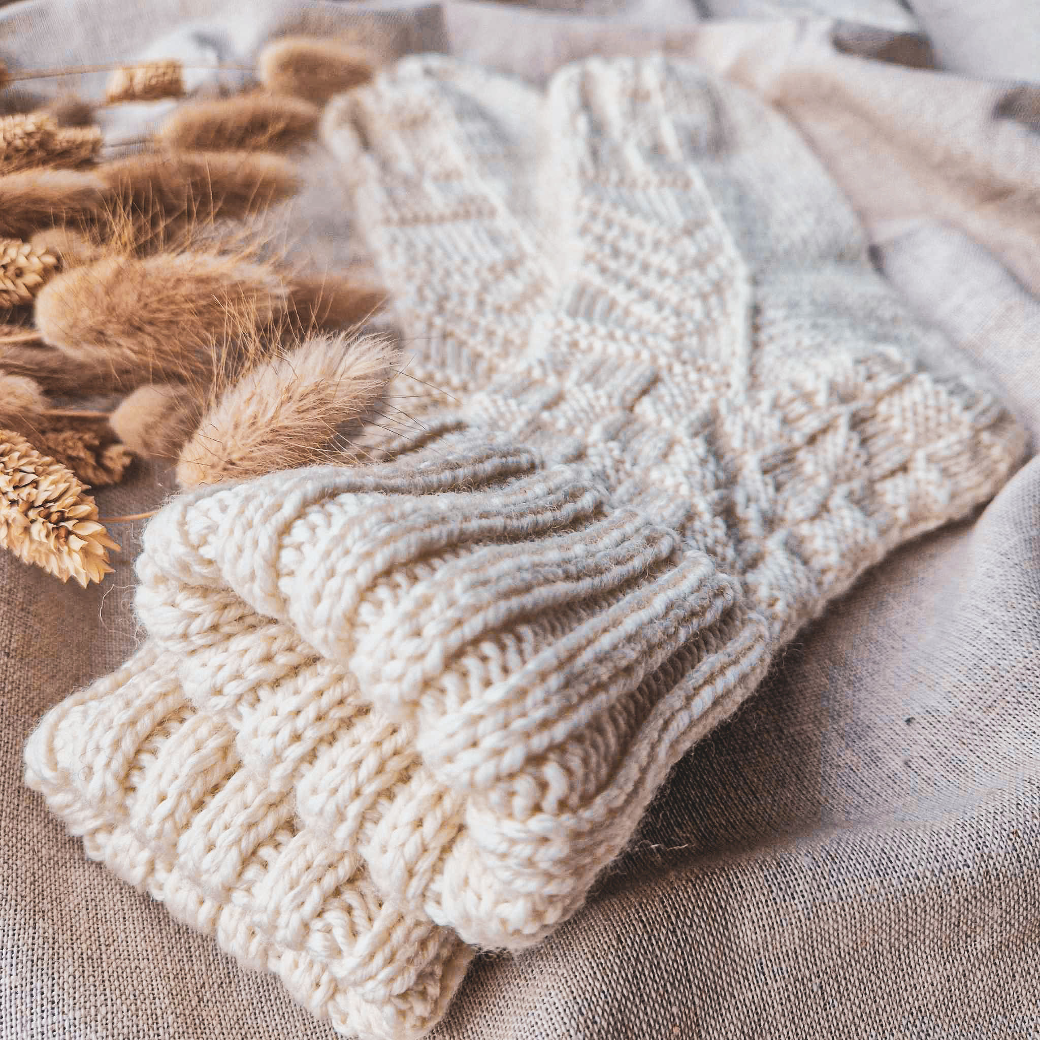 Mjöll socks knitting pattern