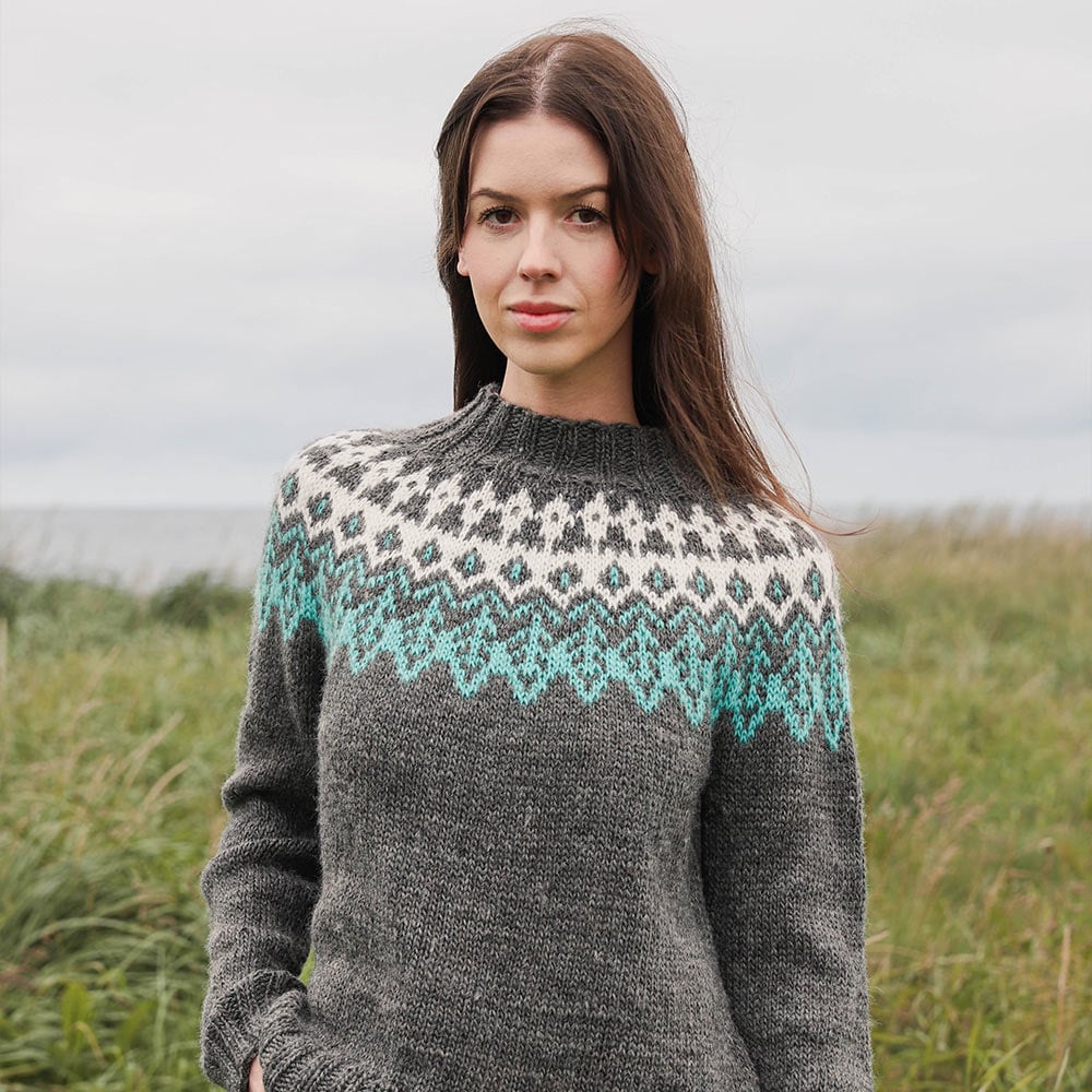 erna_KNIT0327_womens-sweater_knitting-pattern_prjonauppskrift1.jpeg