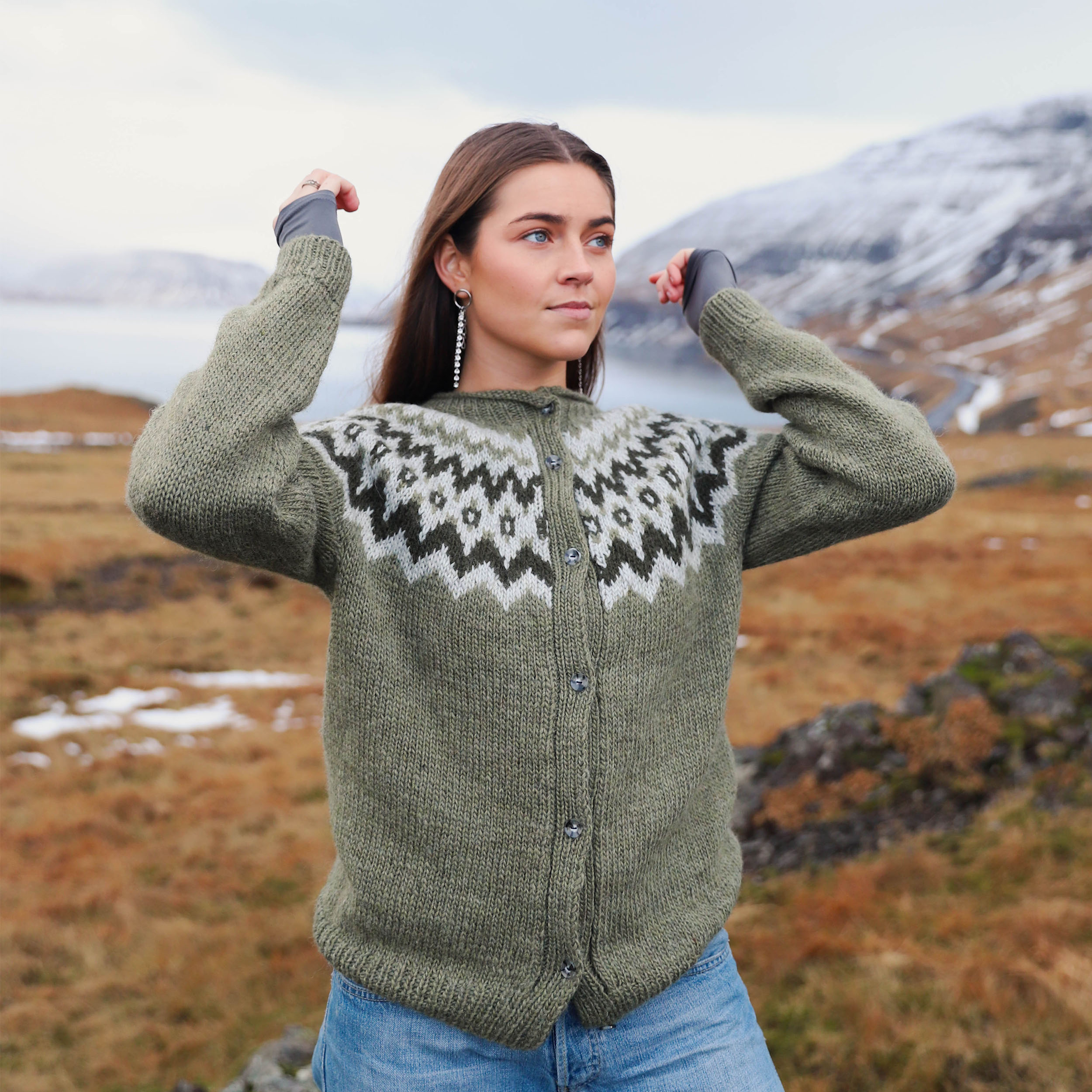 Teista buttoned sweater knitting pattern