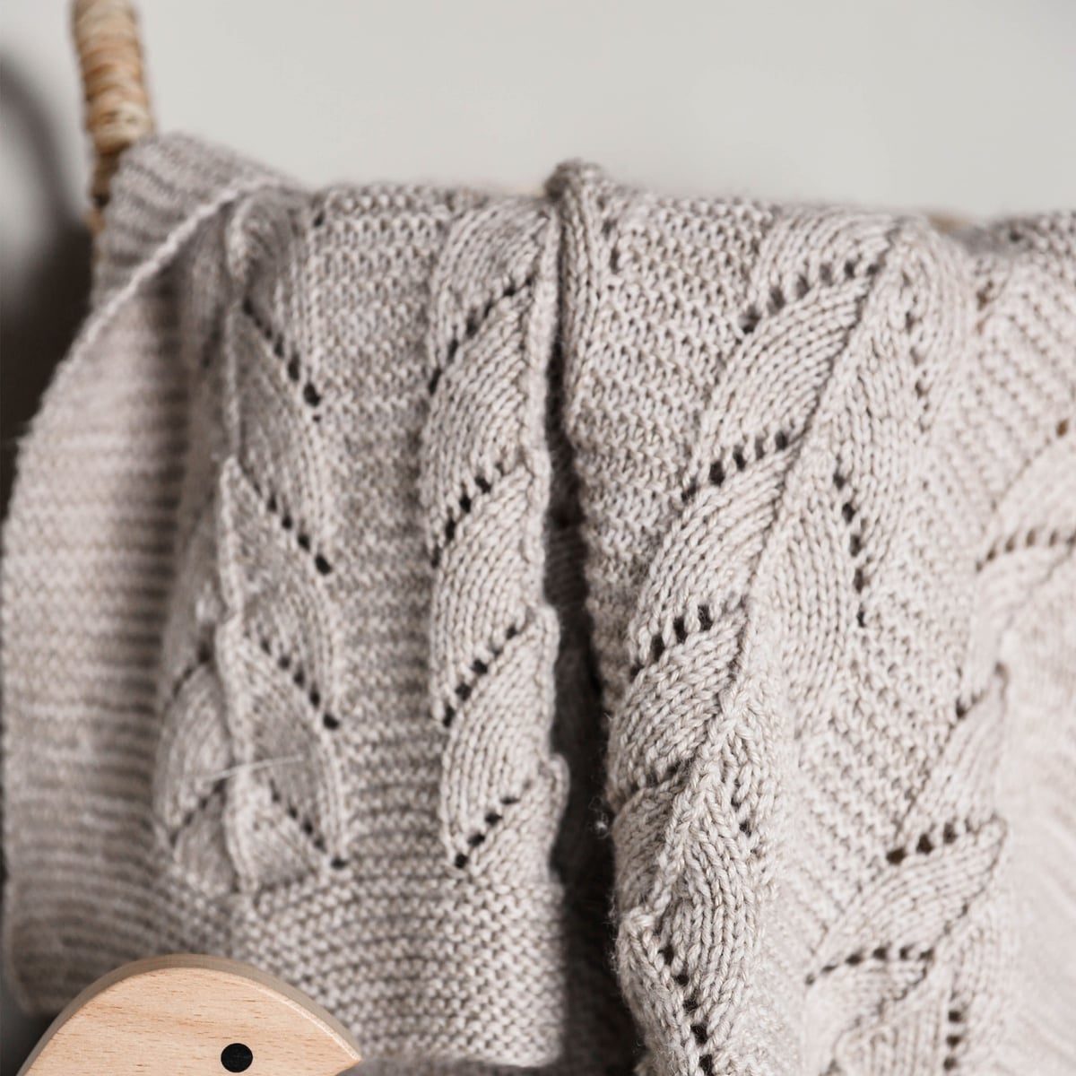 ylja_KNIT0353_leaf-pattern-blanket_knitting-pattern_prjonauppskrift2.jpeg