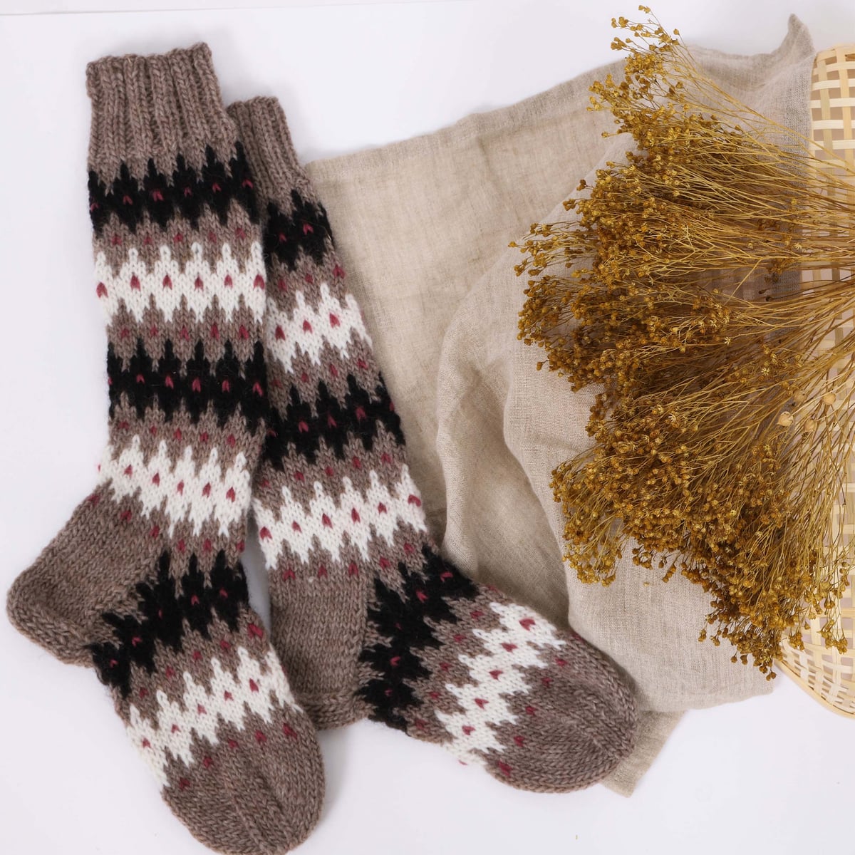 fjara_KNIT0427_adult-socks_knitting-pattern_prjonauppskrift2.jpeg