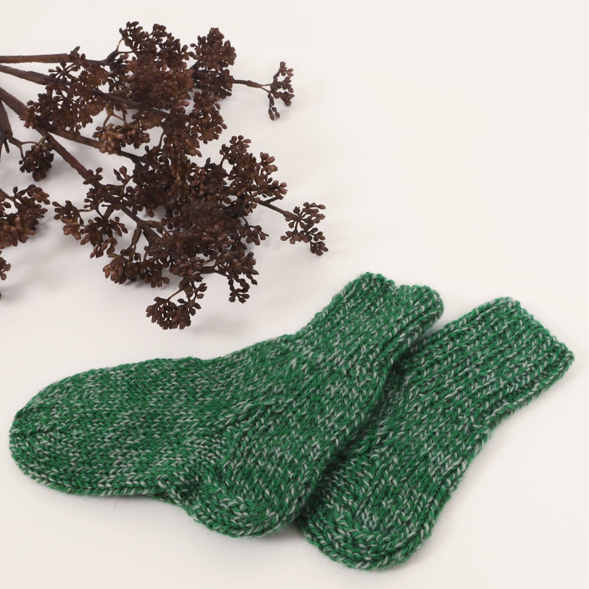 yrja_KNIT0404_kids-simple-socks_knitting-pattern_prjonauppskrift2.jpeg