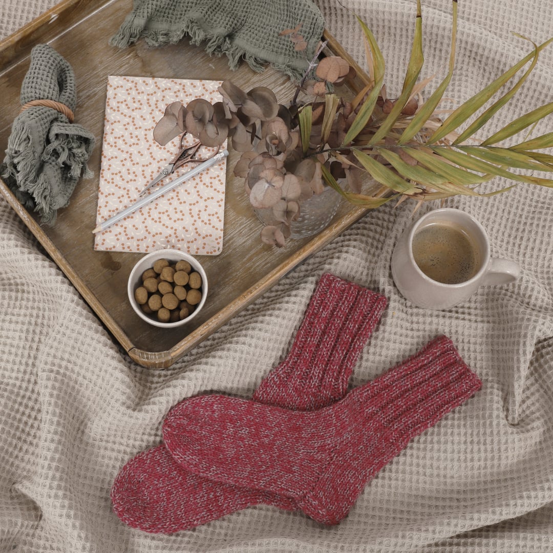 Yrja adult socks knitting pattern