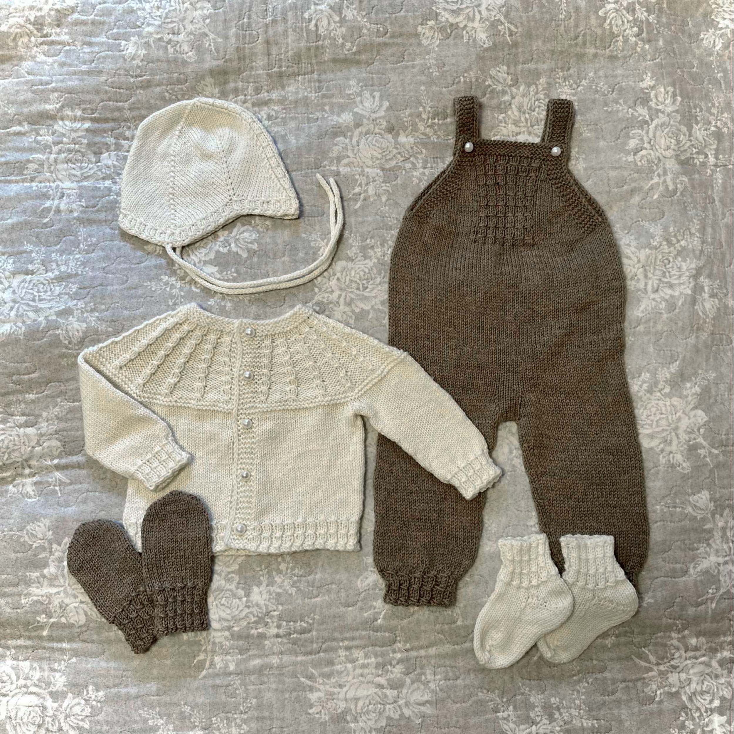 Fúsi baby clothing set knitting pattern