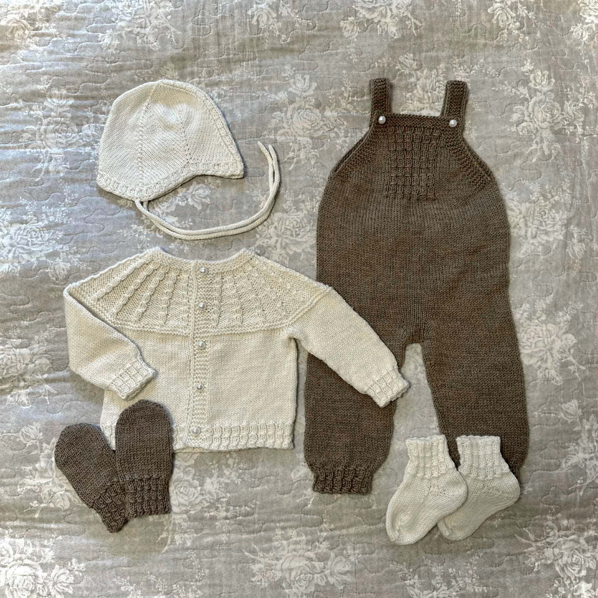 Fúsi baby clothing set knitting pattern