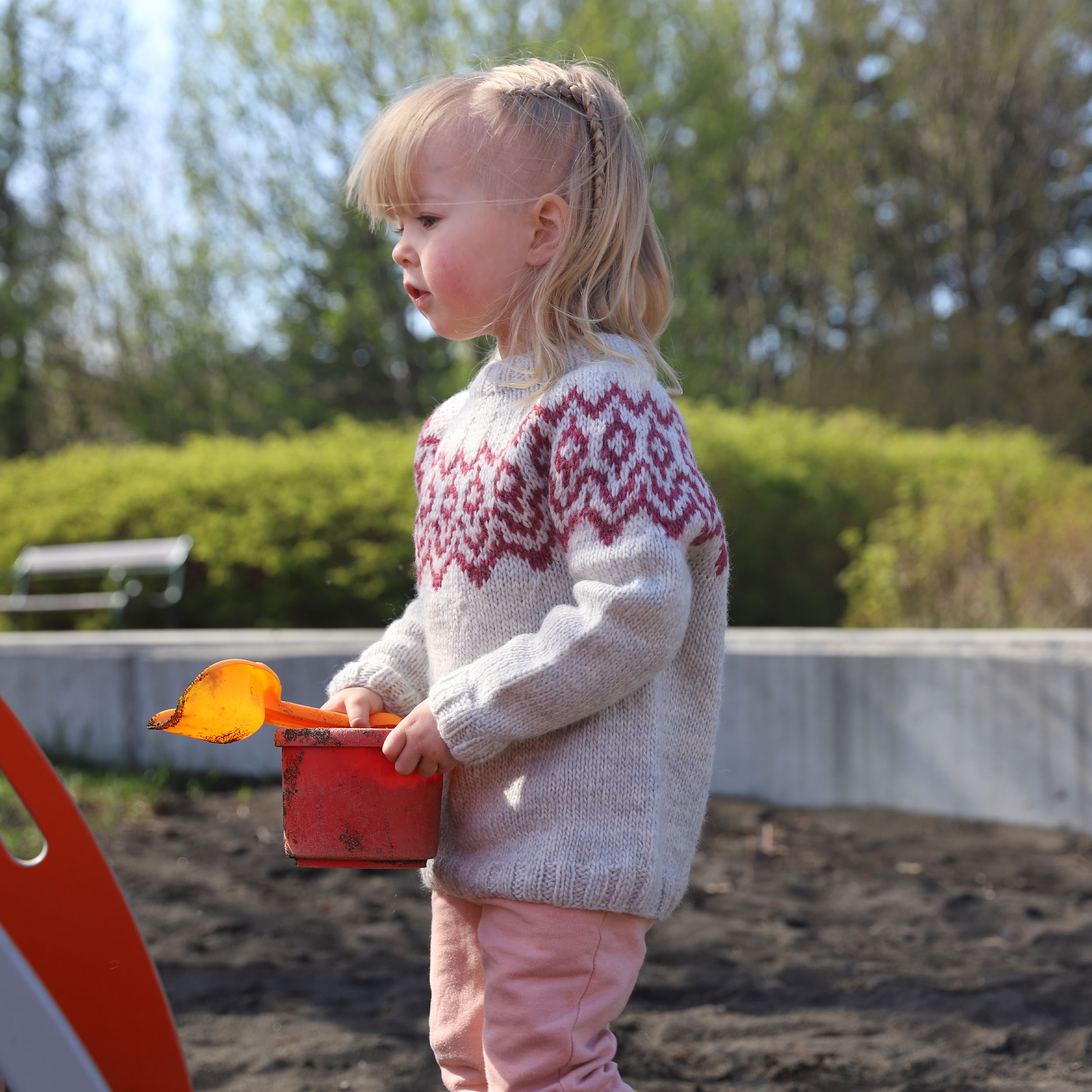 Krummi kids sweater knitting pattern