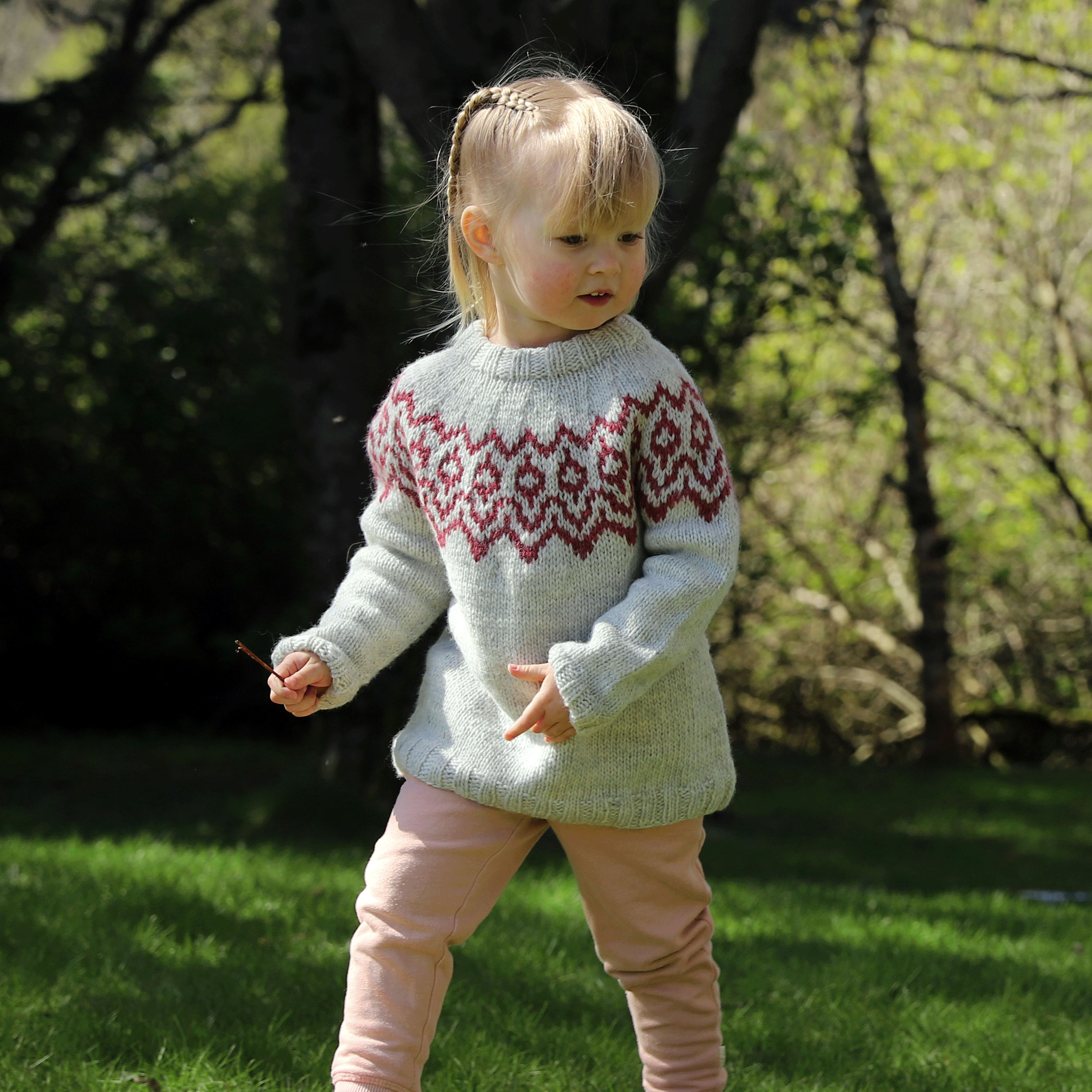 Krummi kids sweater knitting pattern