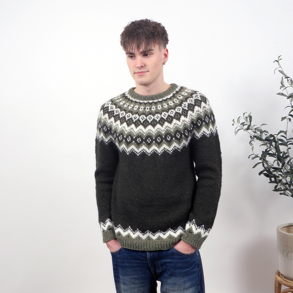 Súla adult sweater knitting pattern