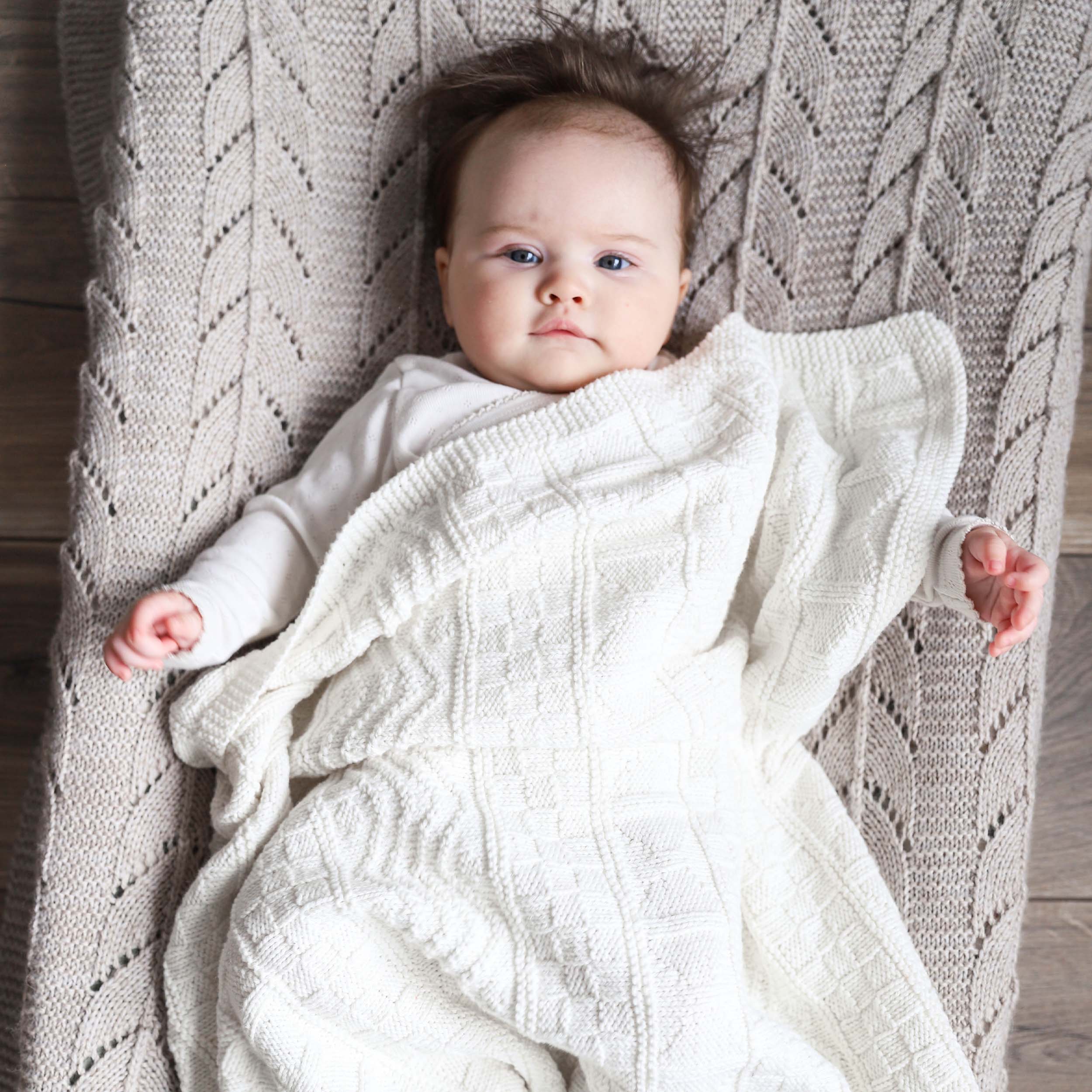 Þula newborn blanket knitting pattern