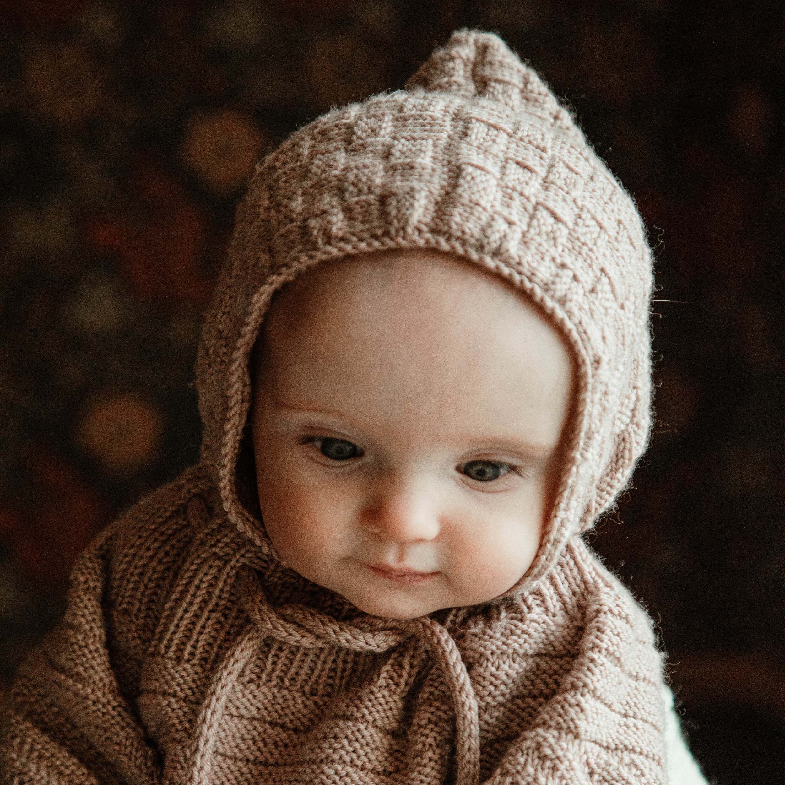 Arna/Arnar newborn hoodie knitting pattern