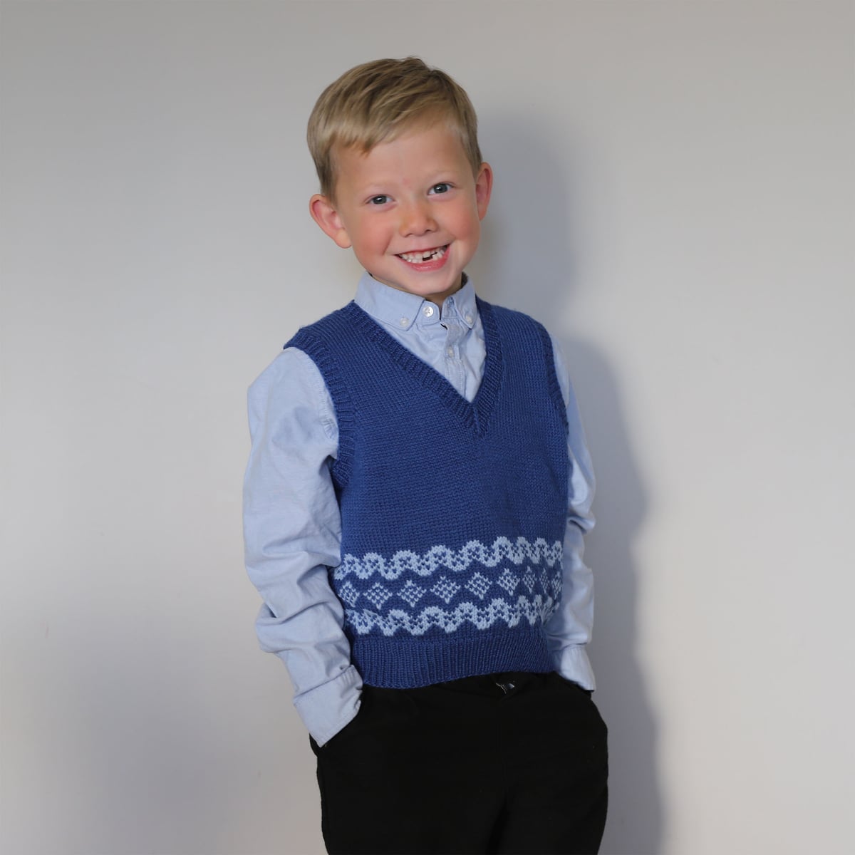brjotur_KNIT0432_kids-vest_knitting-pattern_prjonauppskrift1.jpeg