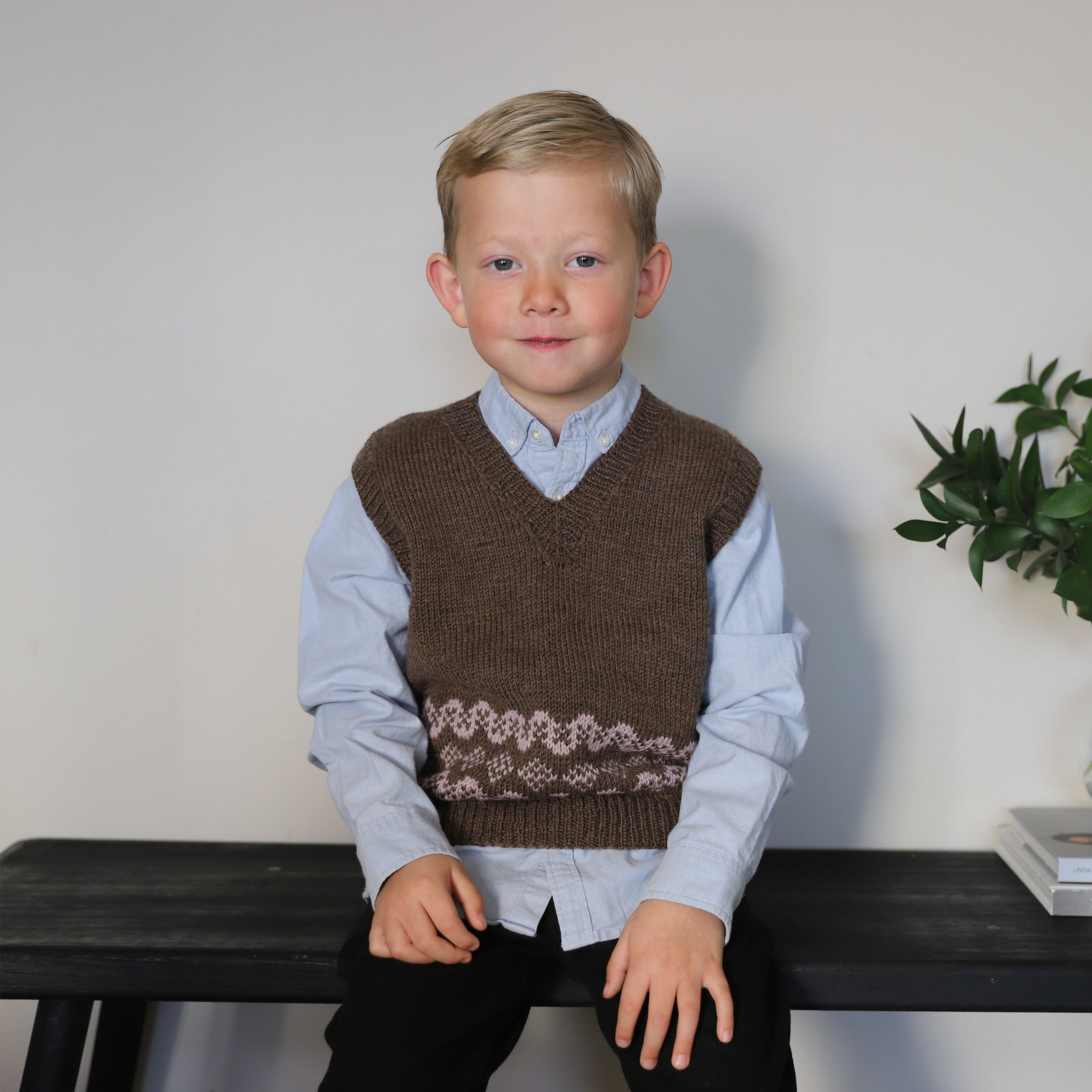 Brjótur kids vest knitting pattern