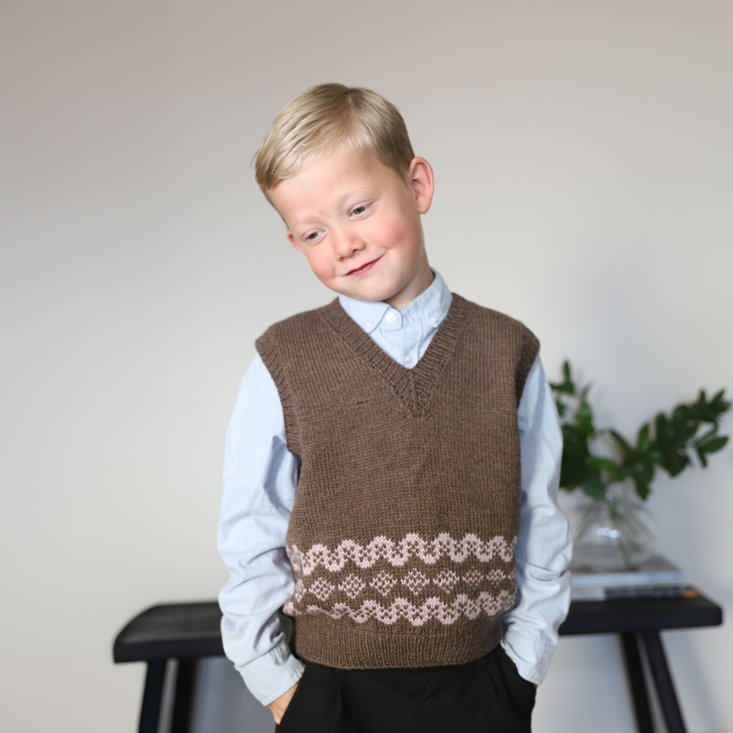 Brjótur kids vest knitting pattern