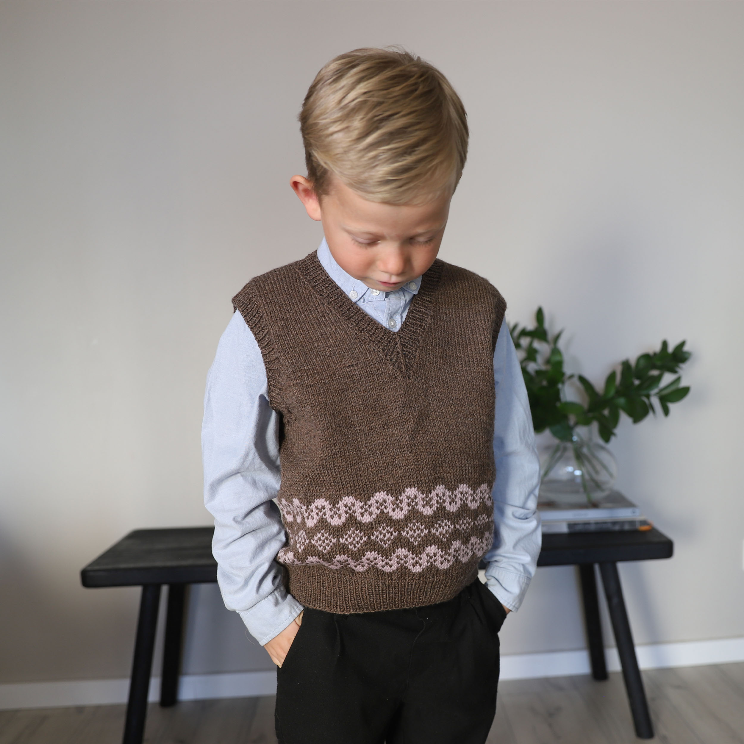 Brjótur kids vest knitting pattern