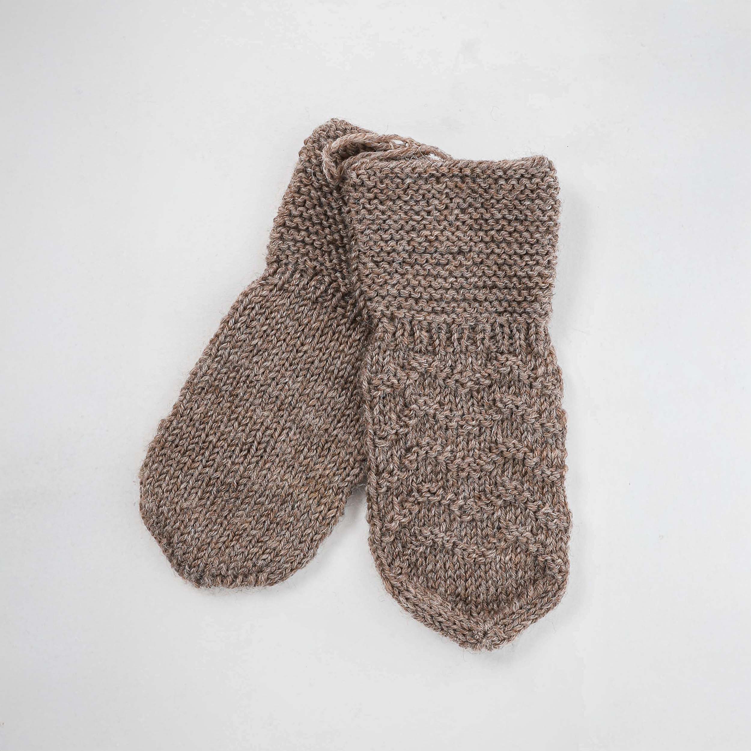 Flóð newborn socks and mittens knitting pattern