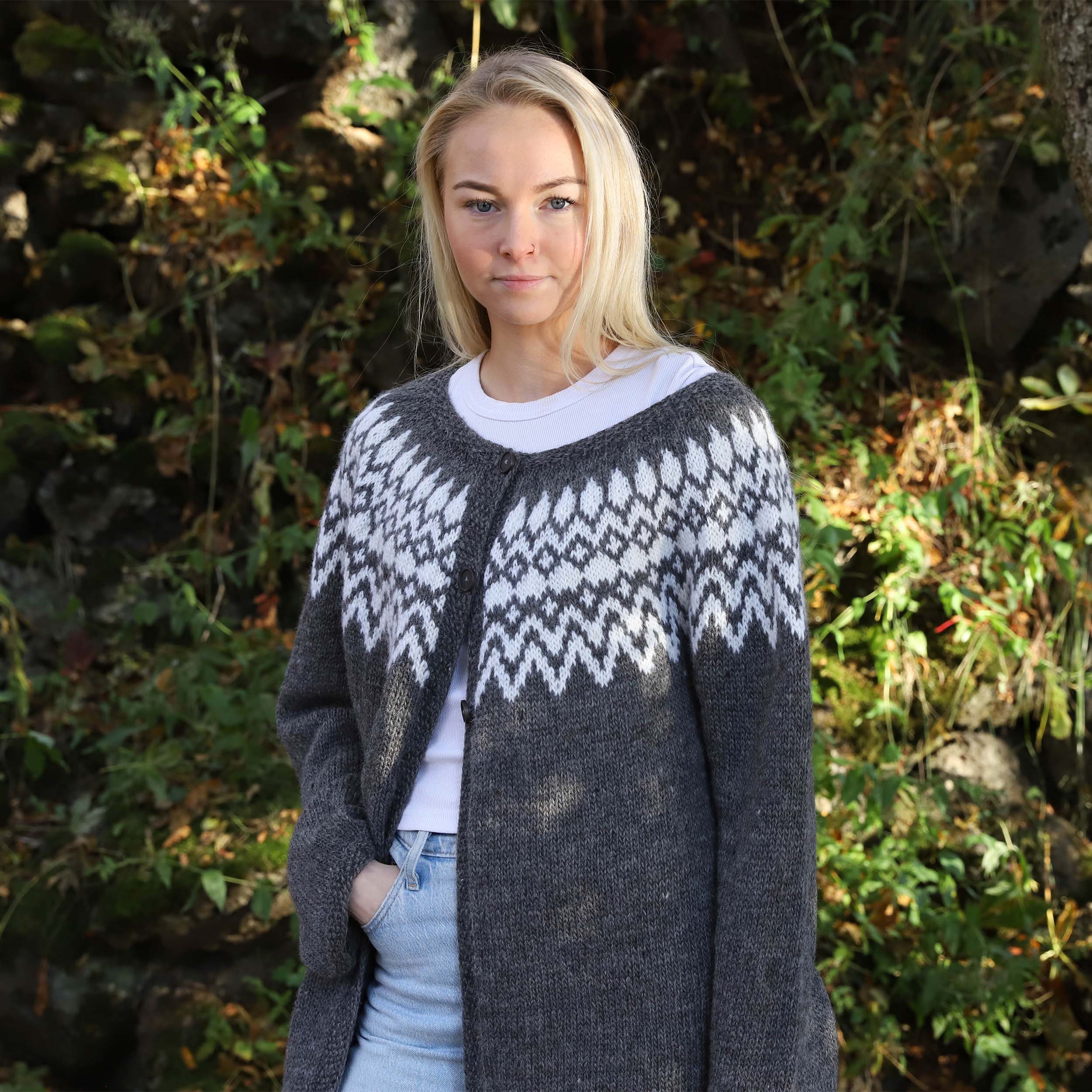 Kría long open sweater knitting pattern