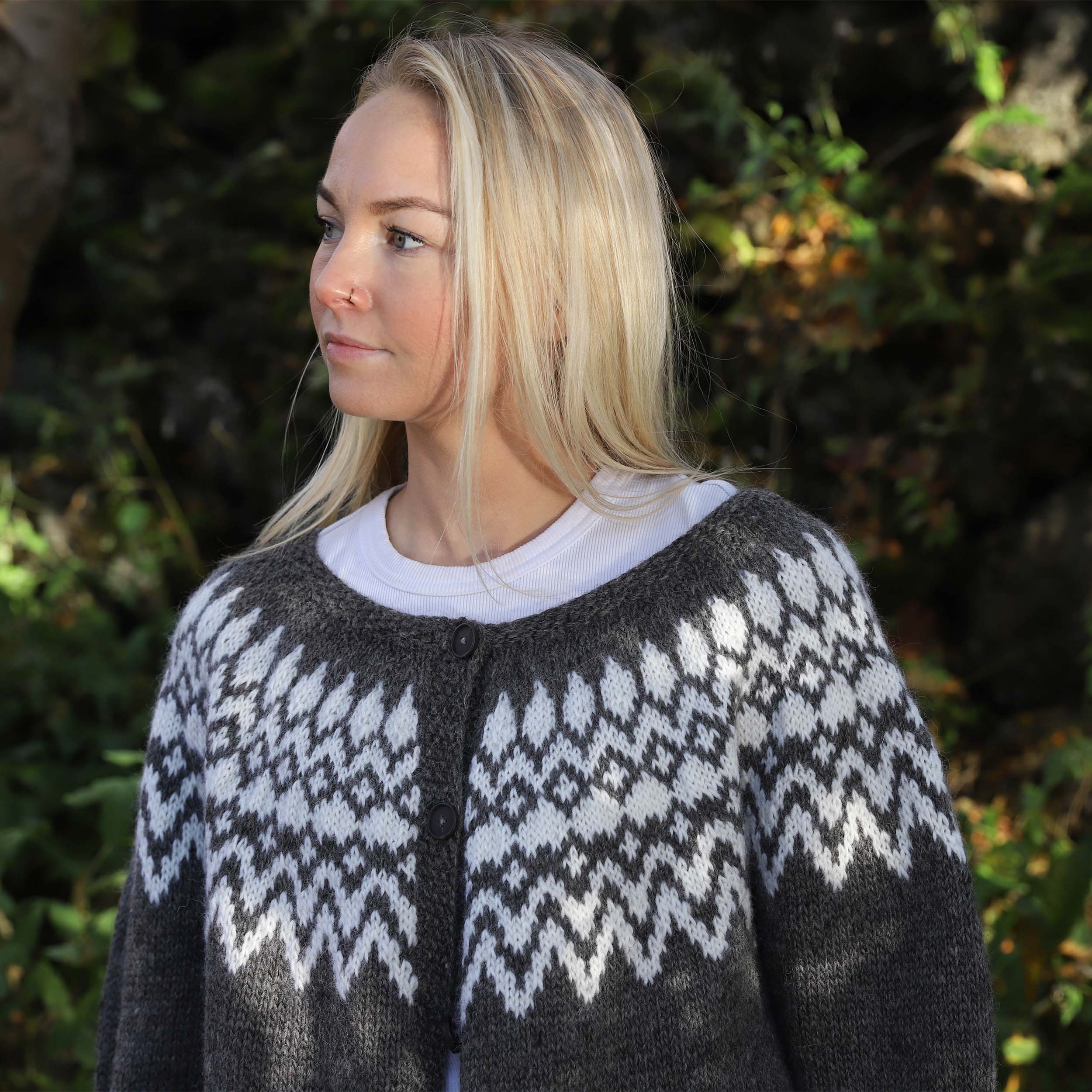 Kría long open sweater knitting pattern