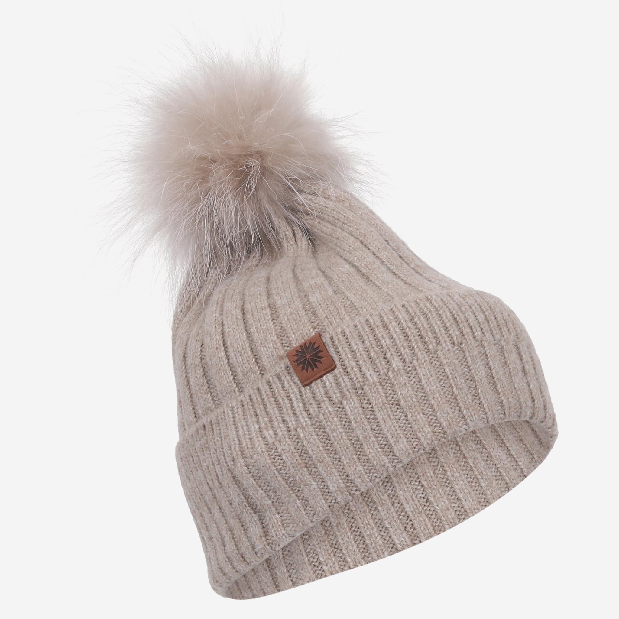 Selvatn knitted hat with pompom