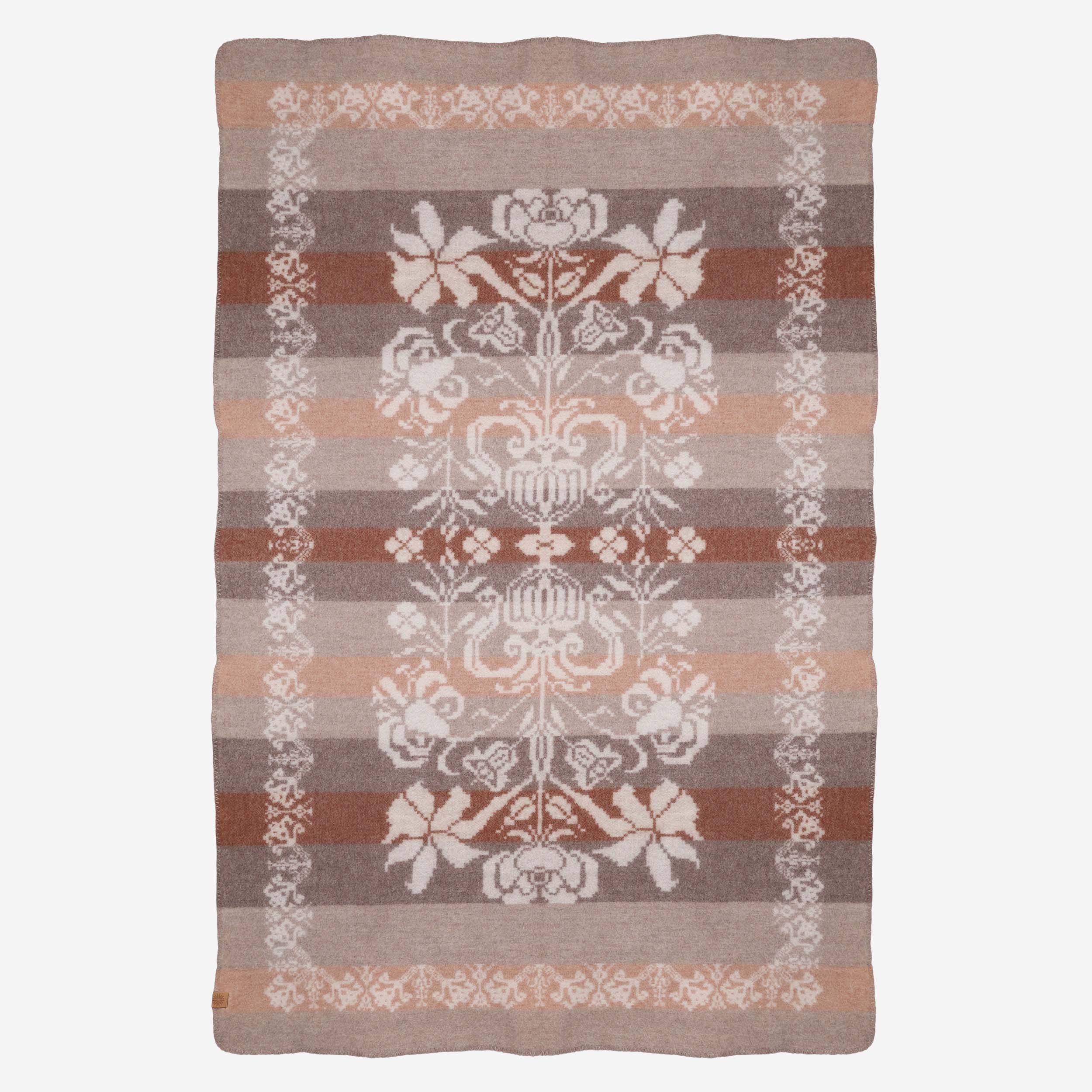 Söðulhólar Icelandic patterned wool blanket