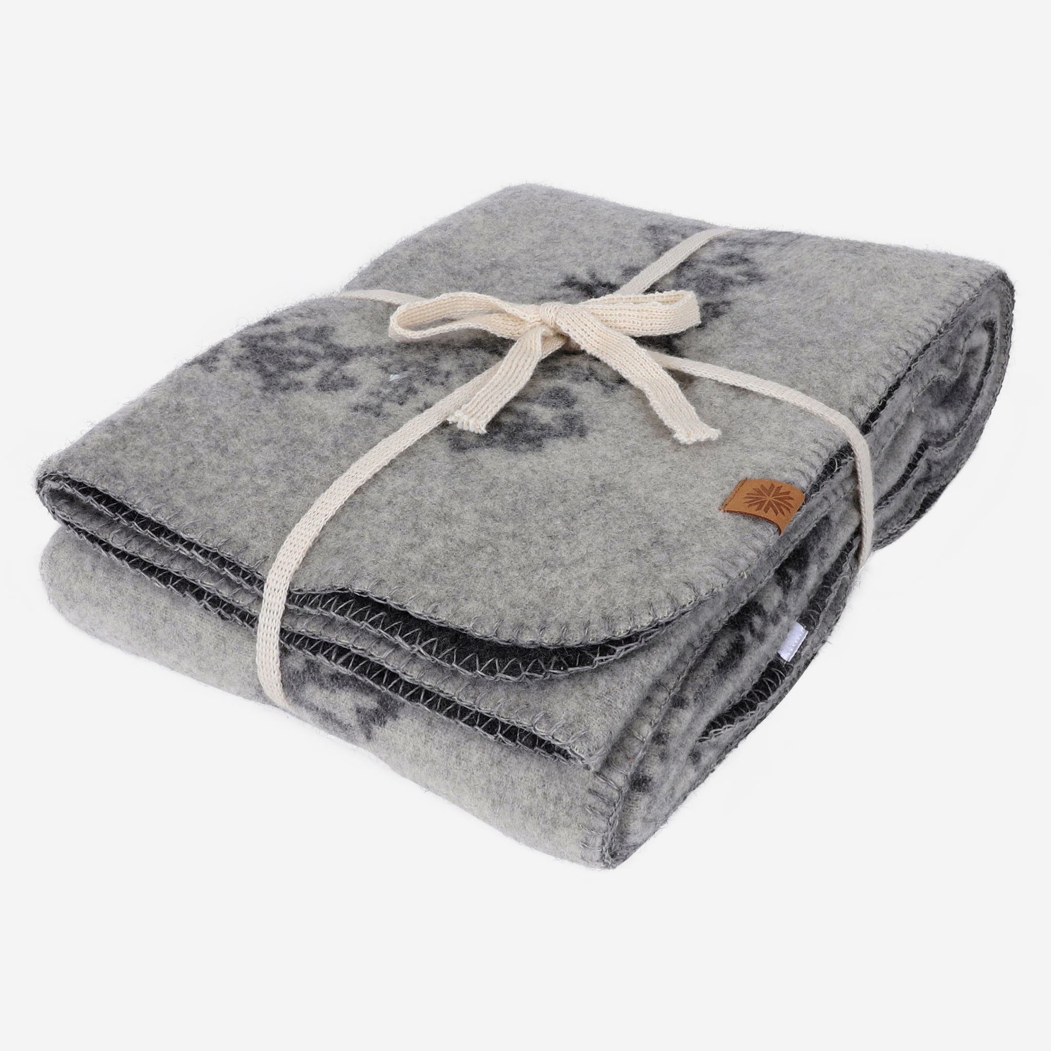 Söðulhólar Icelandic patterned wool blanket