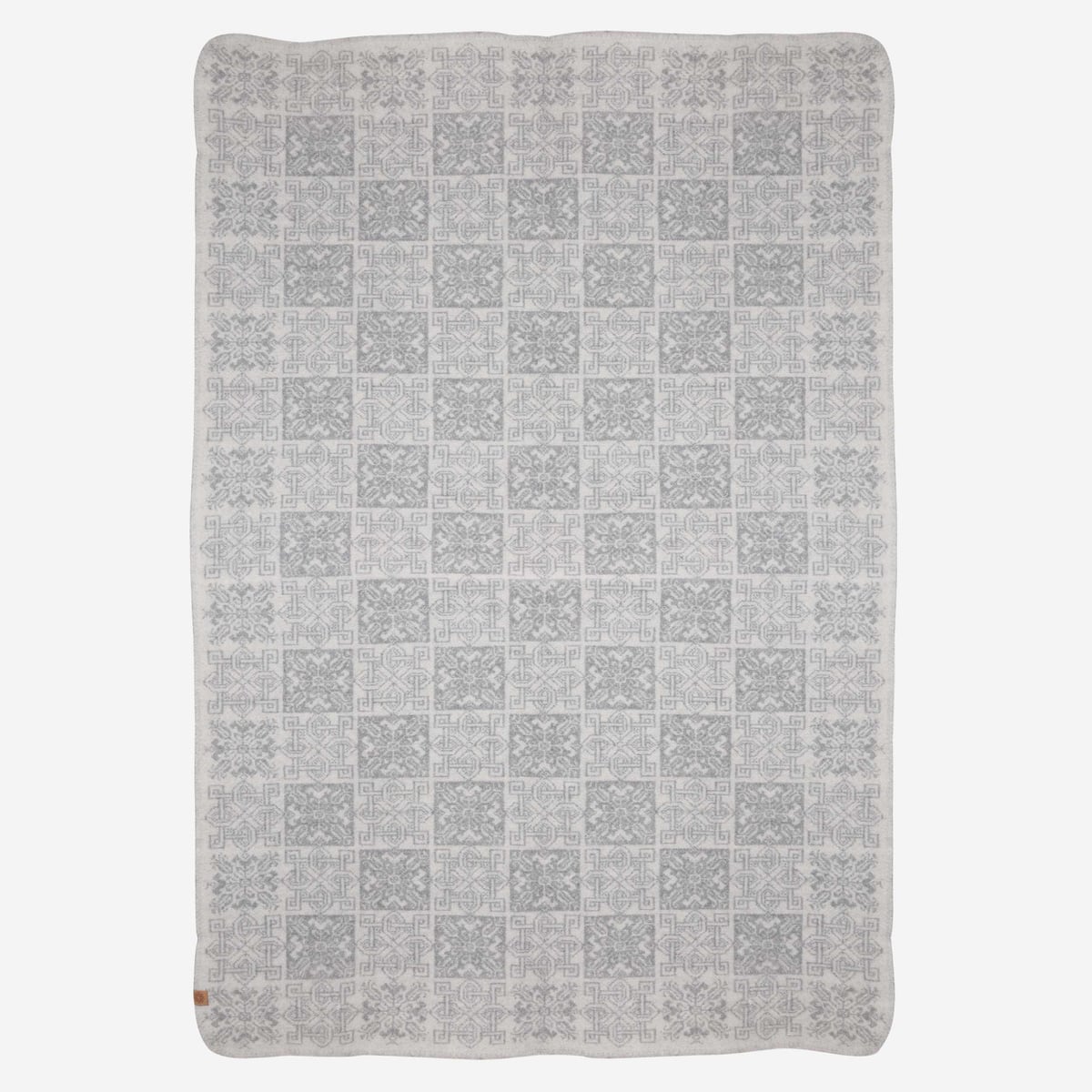 reitholar-woven-wool-grey-scandinavian-blanket_38.jpeg