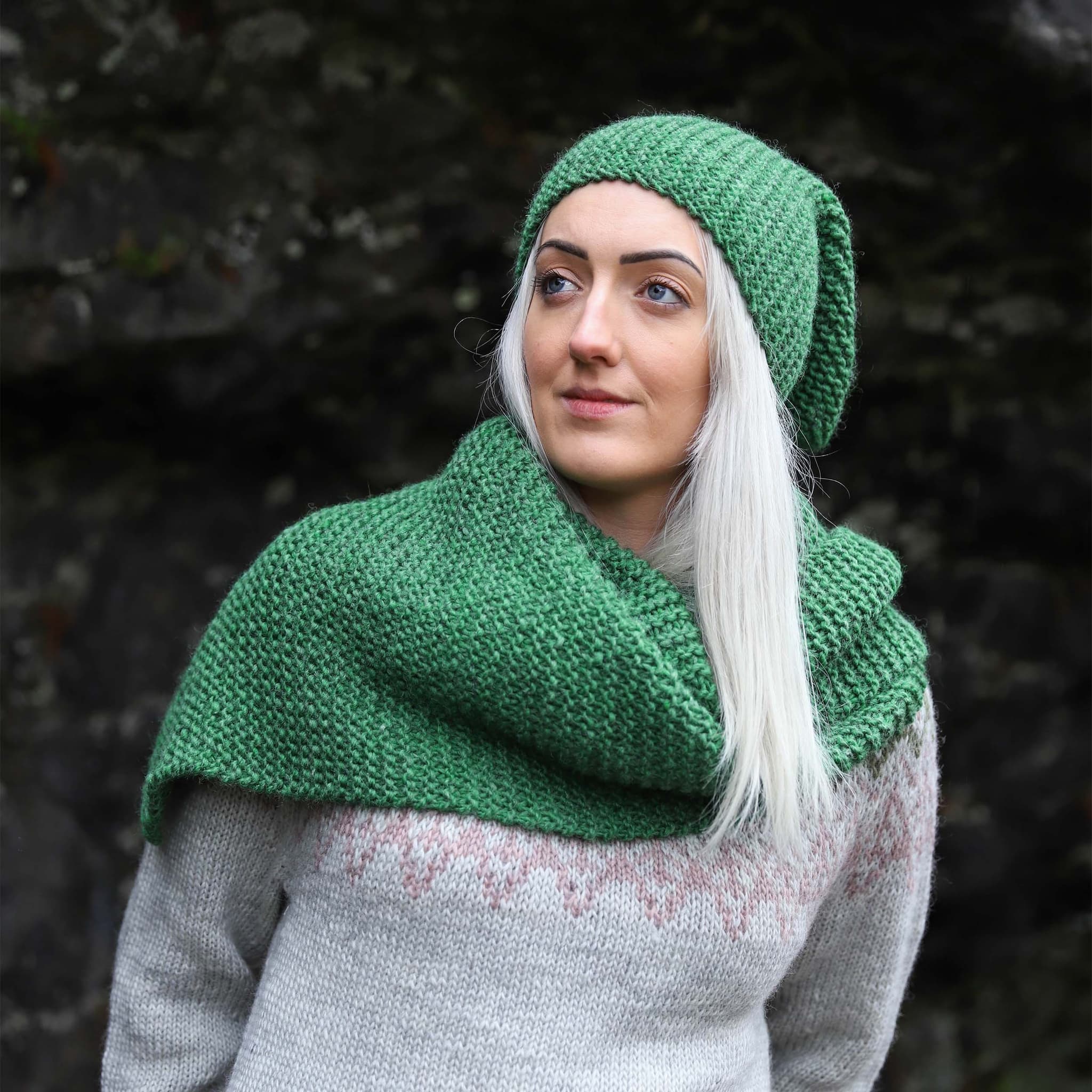 Brynja simple scarf and hat knitting pattern