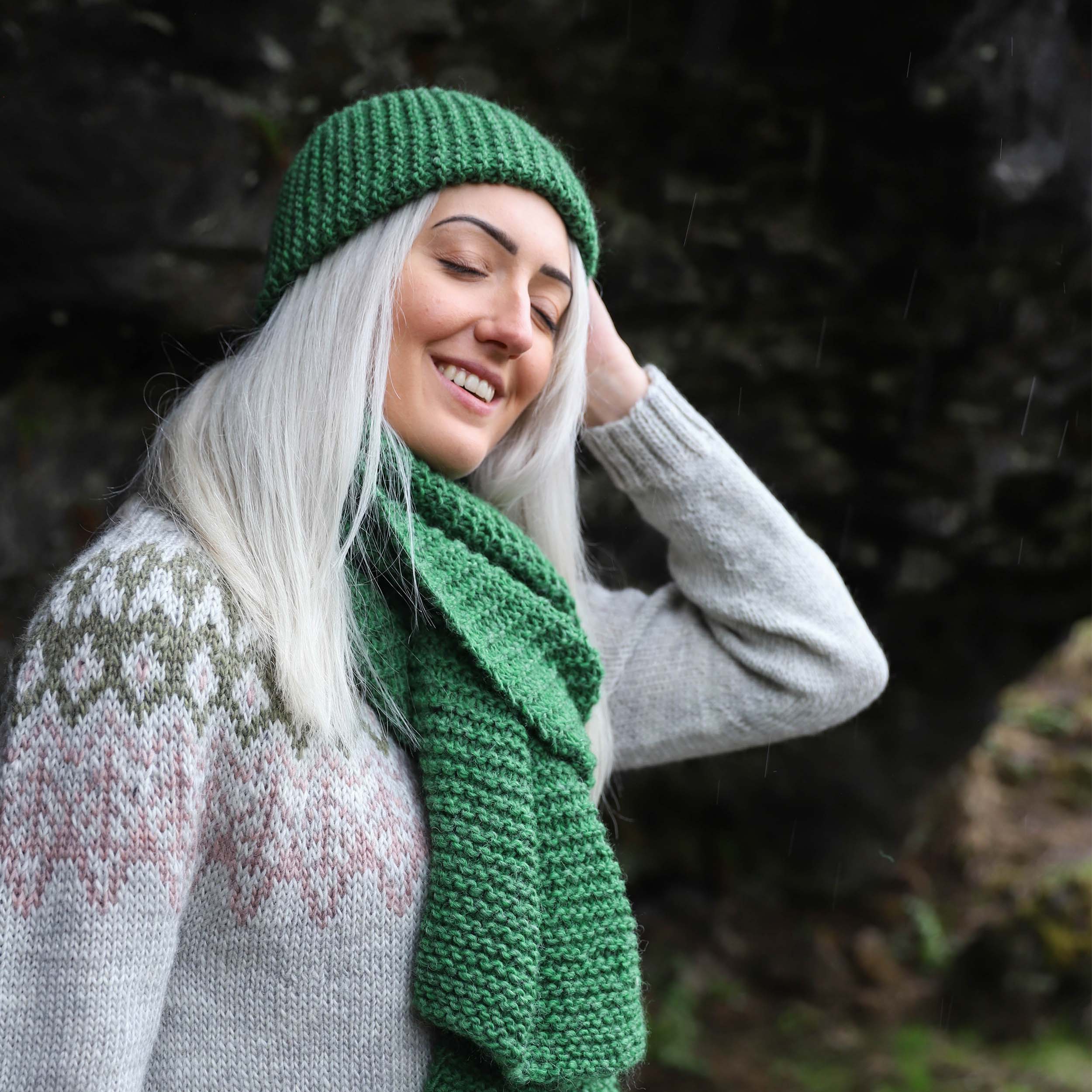 Brynja simple scarf and hat knitting pattern