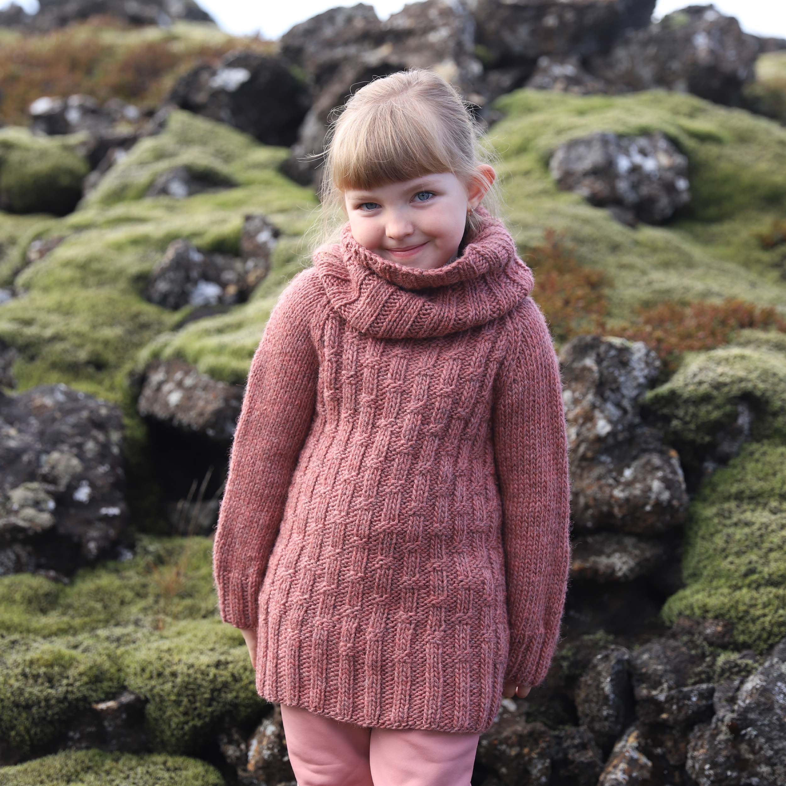 Pæja kids´ high neck sweater knitting pattern