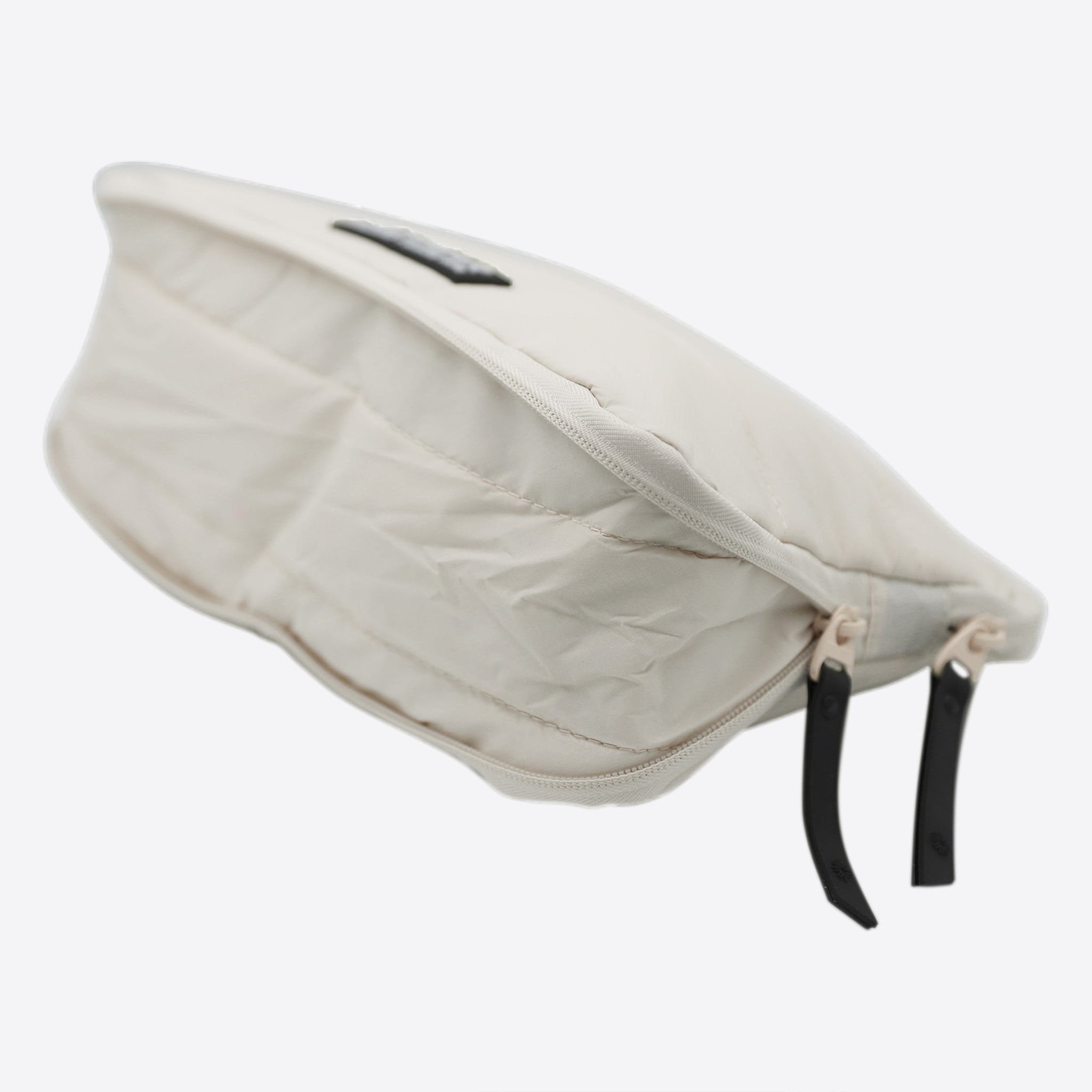 vatnagardar-white-toilet-bag-49083-4.jpeg