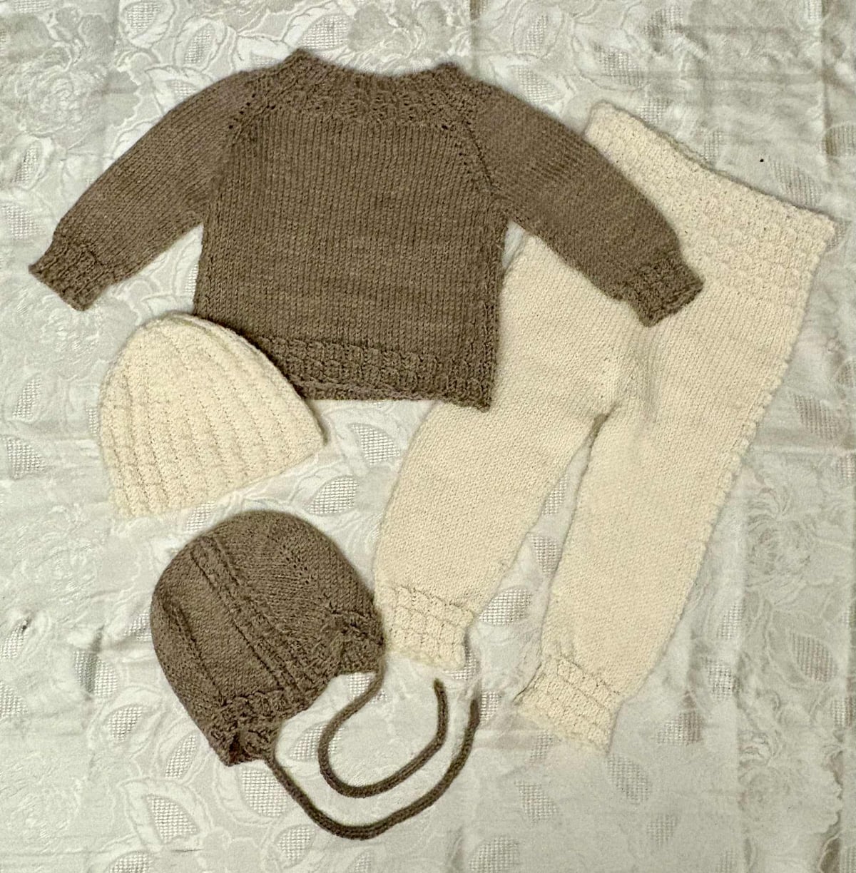 fusi_HG-017_kids-set_knitting-pattern_prjonauppskrift1.jpeg