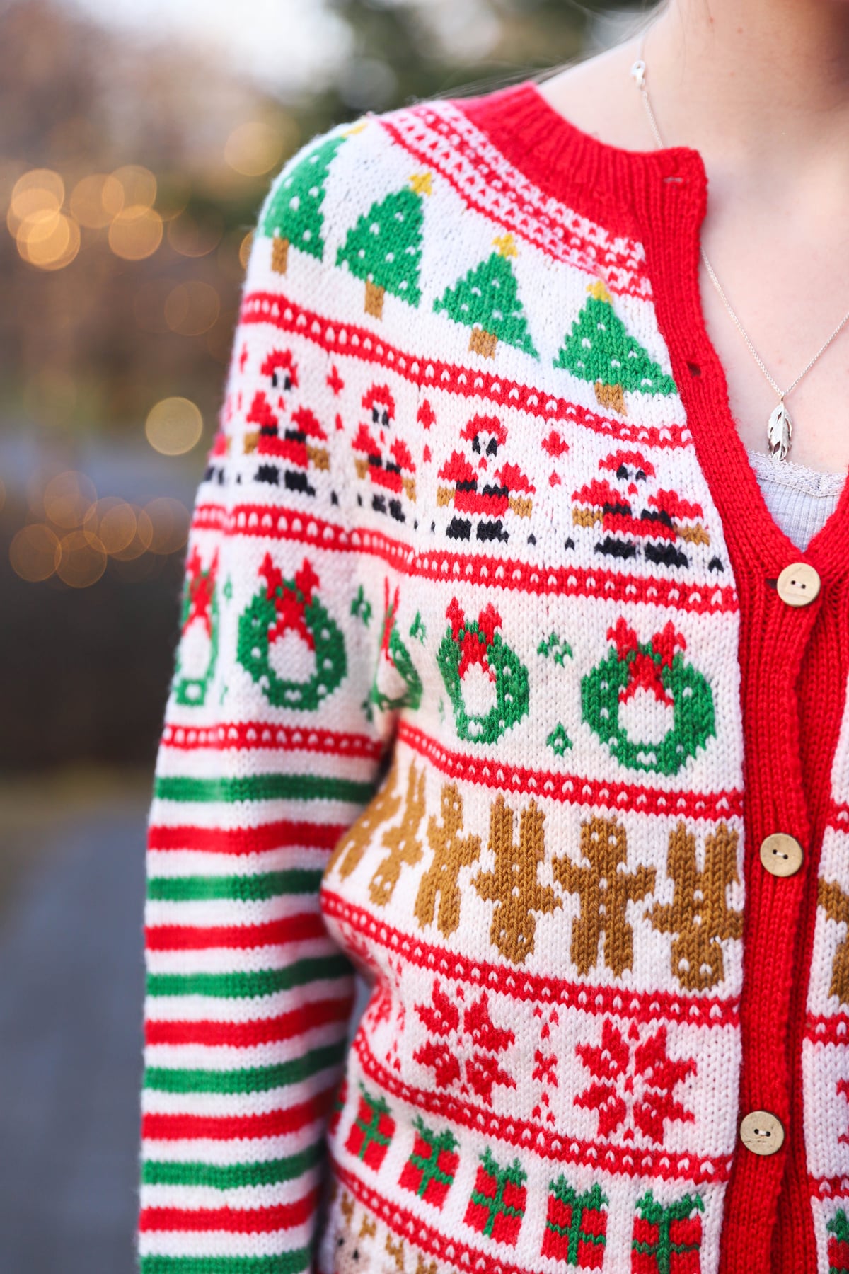 jolagledi_IV-001_buttoned-christmas-sweater_knitting-pattern_prjonauppskrift2.jpeg
