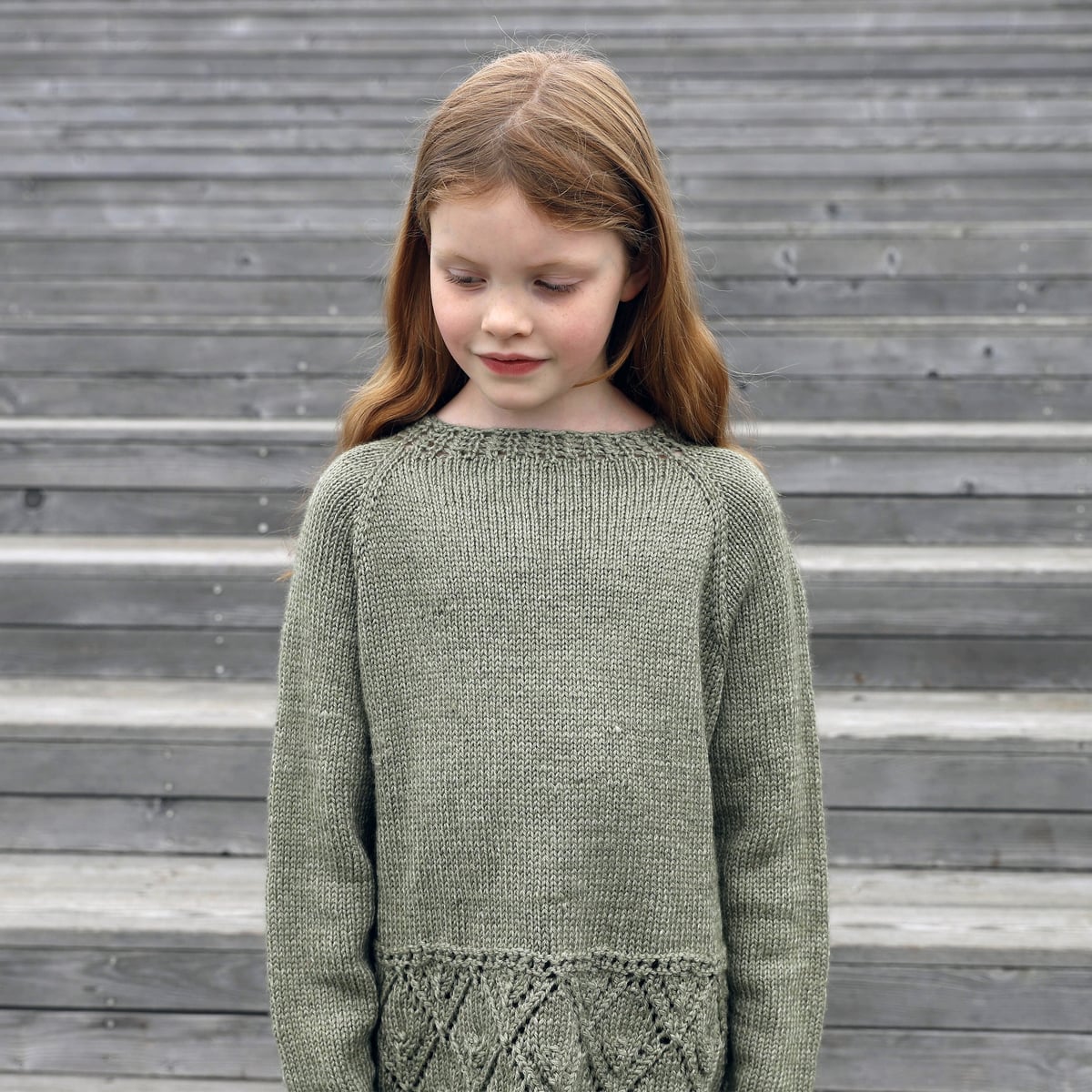 lotta_KNIT0461_kids-sweater-dress_knitting-pattern_prjonauppskrift2.jpeg