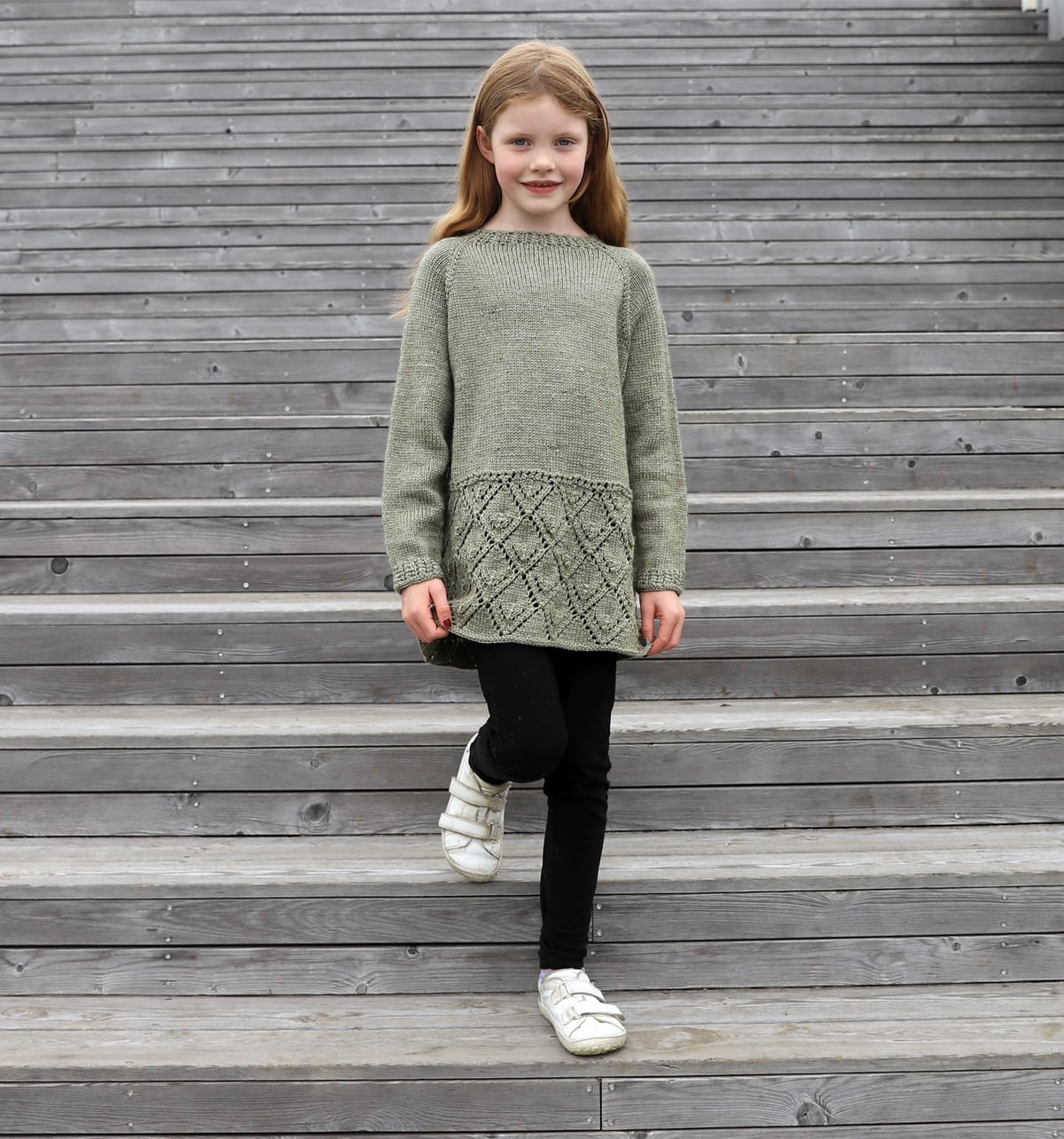 lotta_KNIT0461_kids-sweater-dress_knitting-pattern_prjonauppskrift1.jpeg