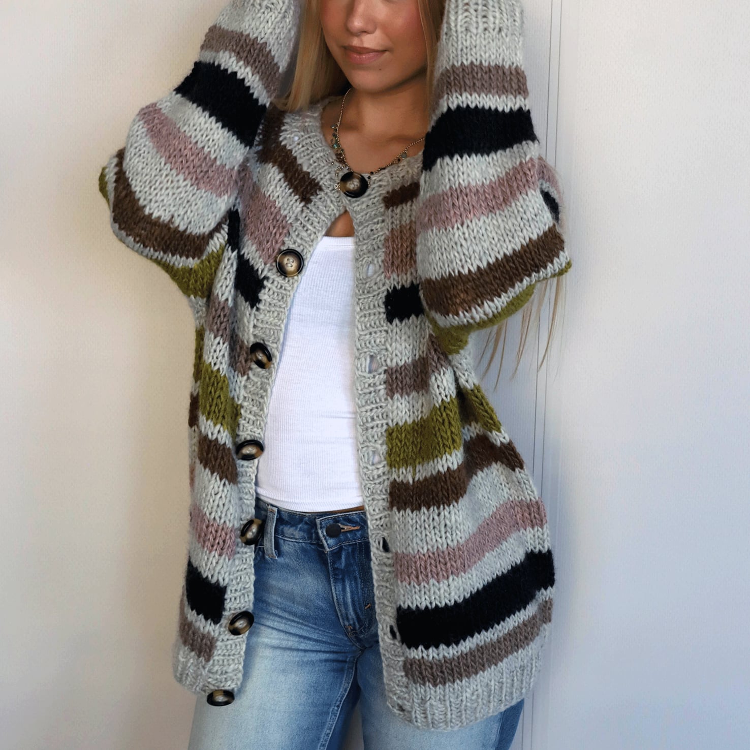 finka_KNIT0460_womens-open-sweater_knitting-pattern_prjonauppskrift3.png